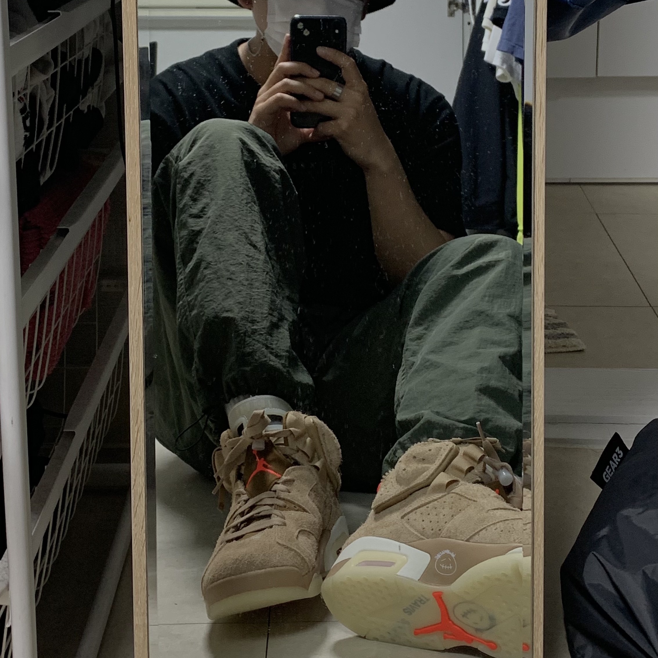 Jordan 6 x Travis Scott Retro SP British Khaki 착용 스타일 - 1