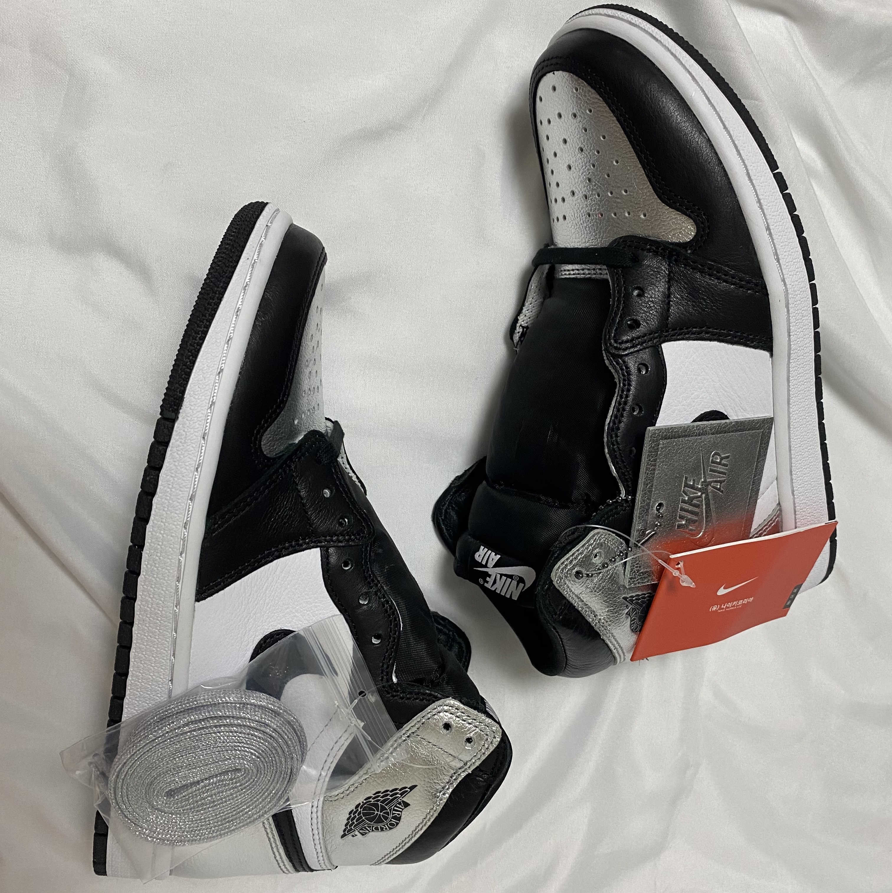 (W) Jordan 1 Retro High OG Silver Toe 착용 스타일