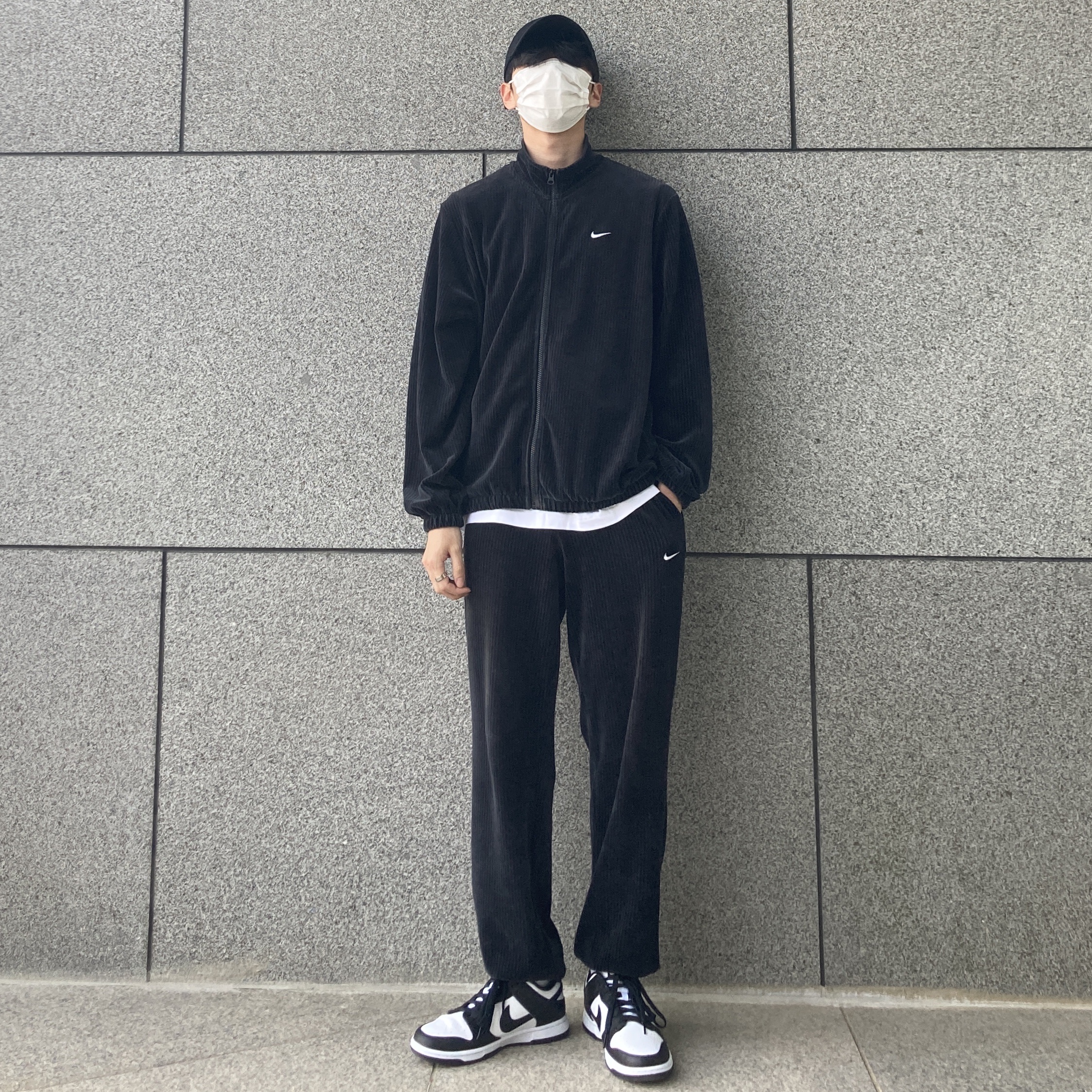 Nike Dunk Low Retro Black 착용 스타일 - 3