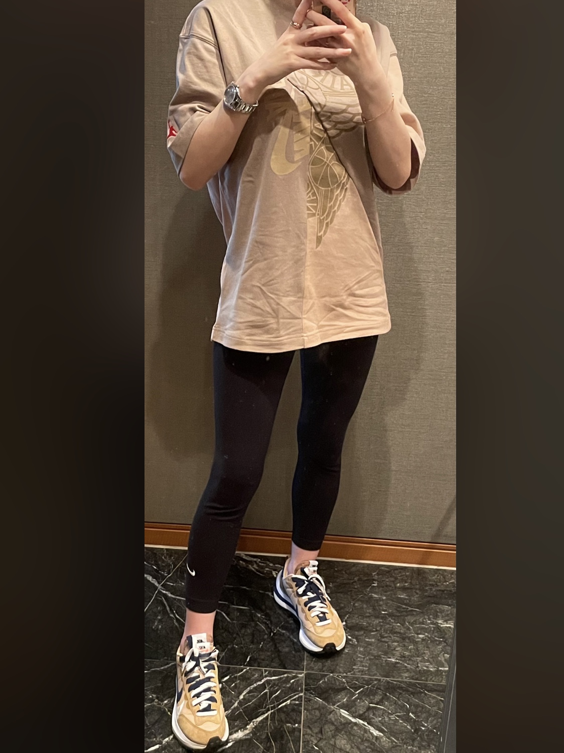 Jordan x Travis Scott S/S Top - Asia, Nike x Sacai VaporWaffle Sesame and Blue Void 착용 스타일 - 2