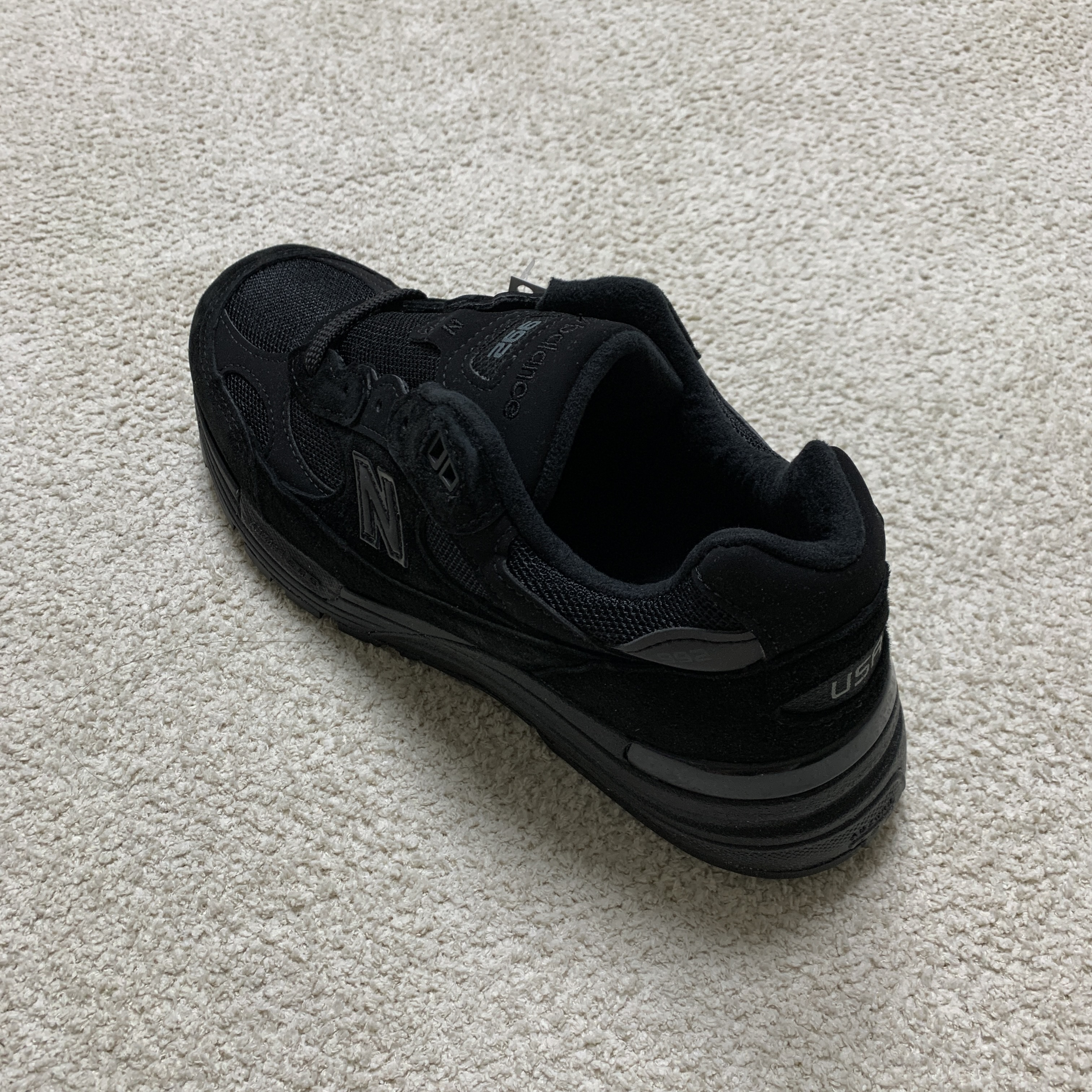 New Balance 992 Made in USA Triple Black 착용 스타일 - 4