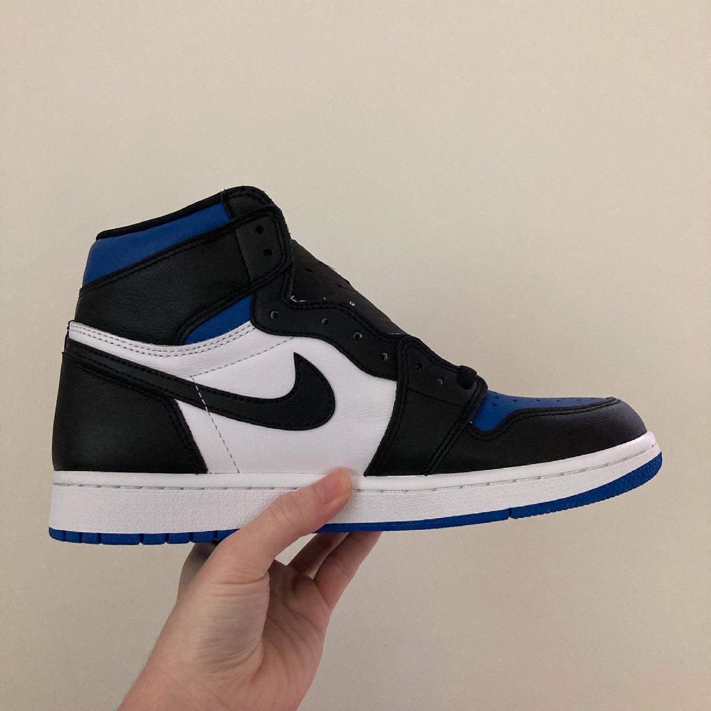 Jordan 1 Retro High OG Royal Toe 착용 스타일 - 2