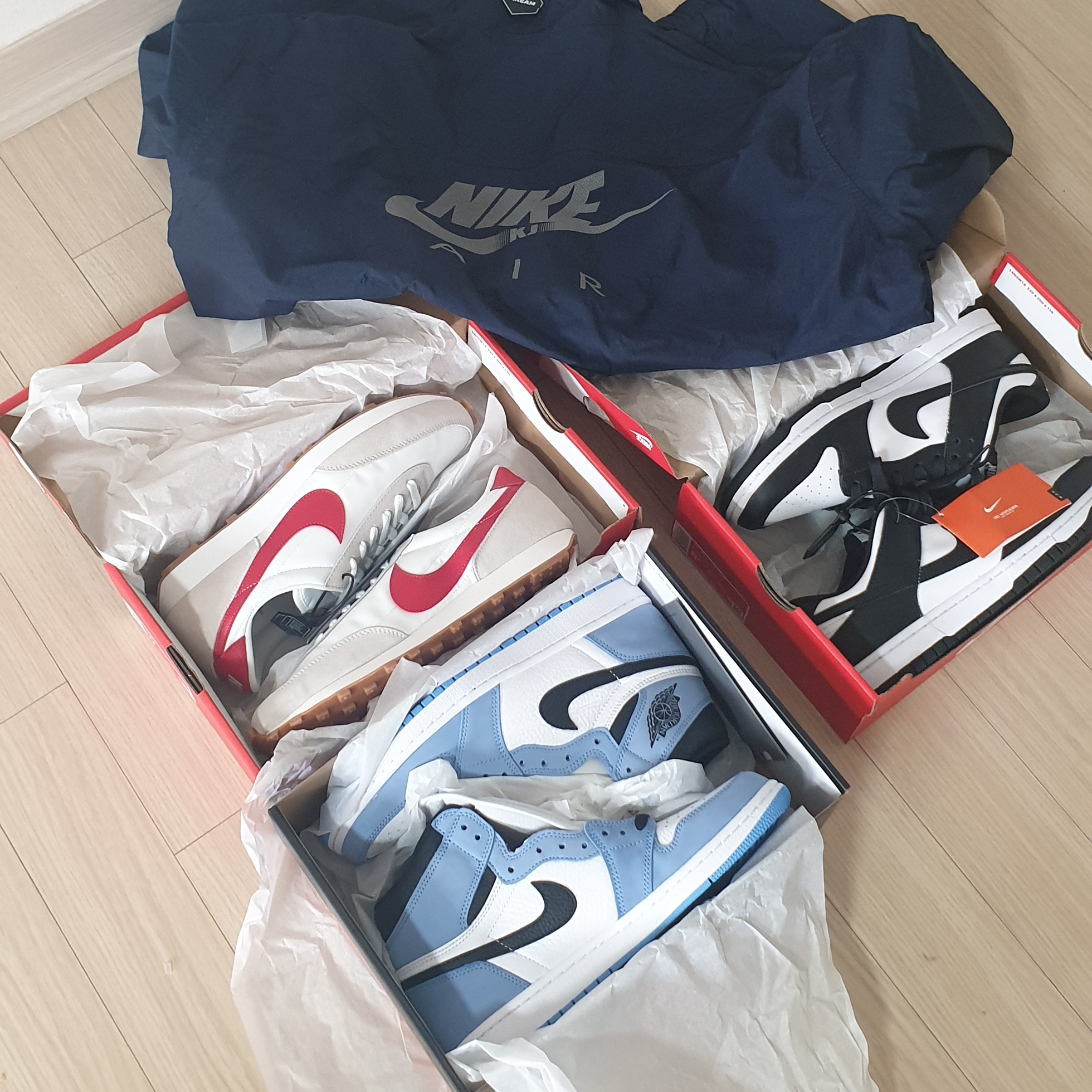 Jordan 1 Retro High OG University Blue, Nike x Kim Jones Reversible Wind Breaker Navy - US/EU 착용 스타일