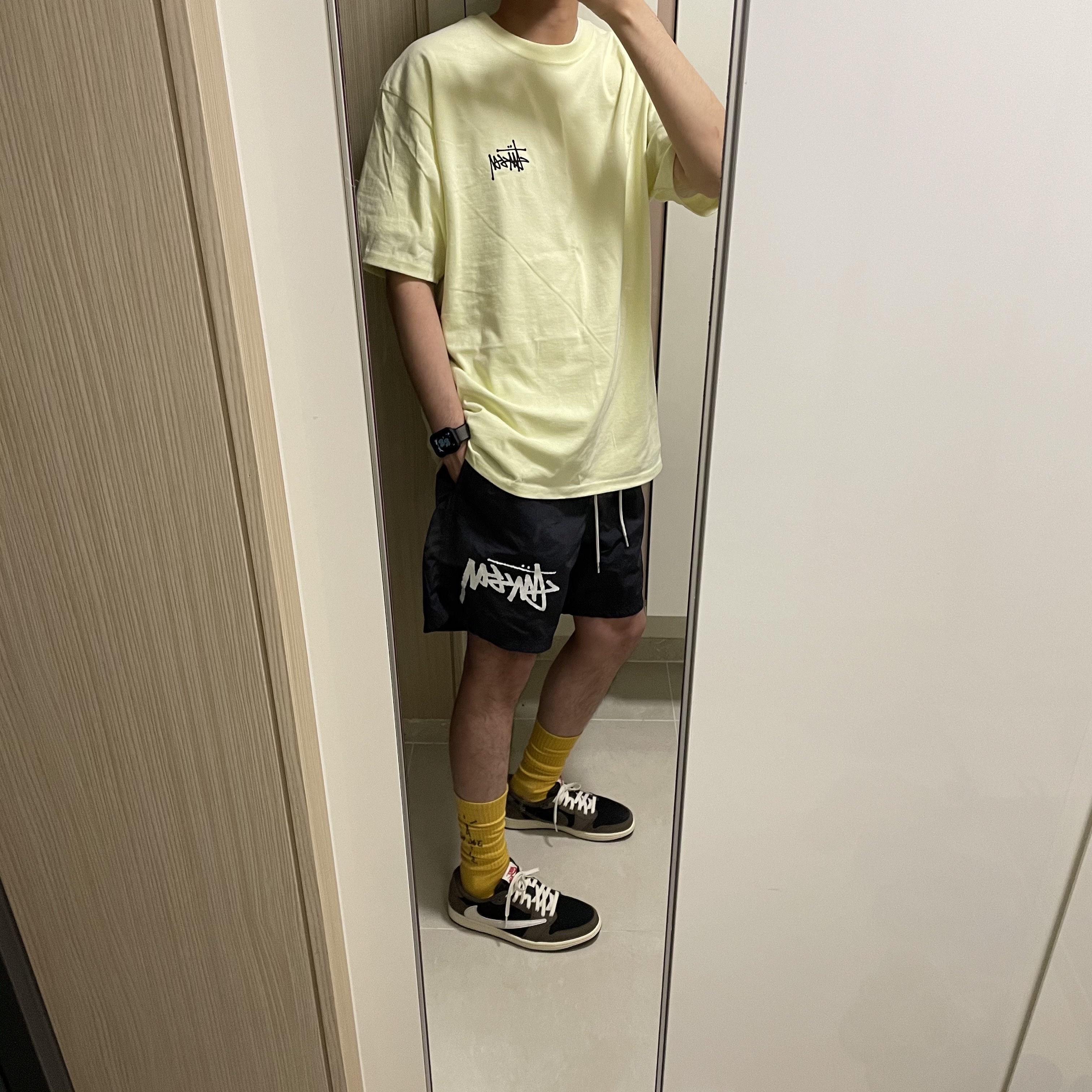 Stussy Ocean Dream T-Shirt Pale Yellow, Nike x Stussy Water Shorts Off Noir 착용 스타일