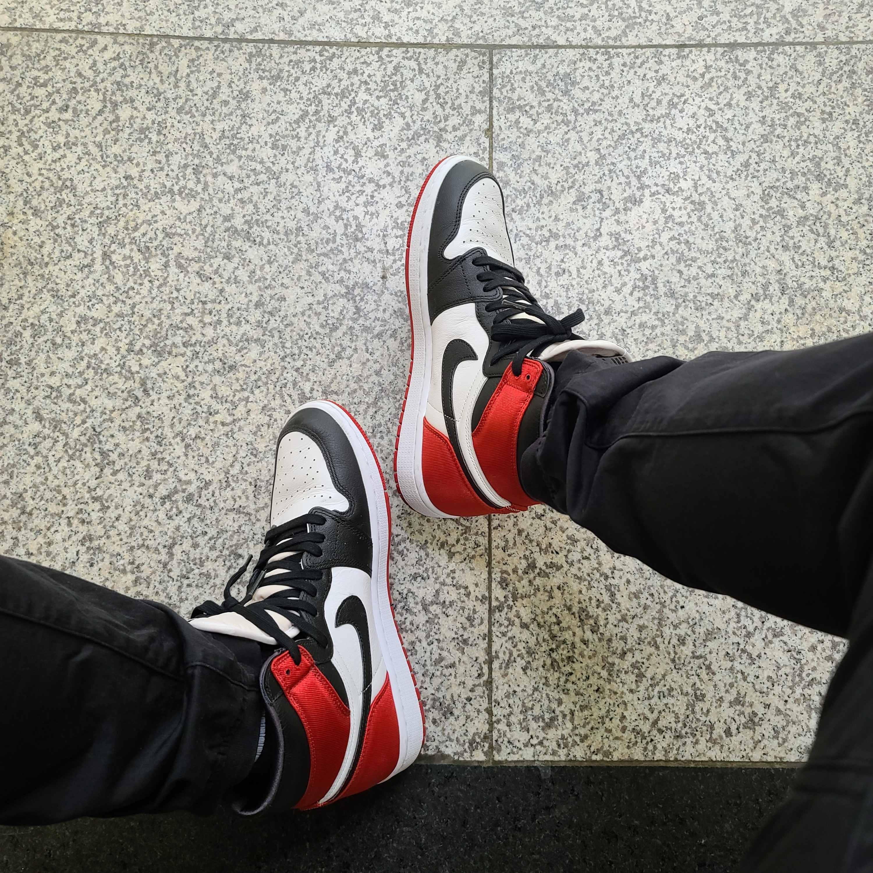 (W) Jordan 1 Retro High Satin Black Toe 착용 스타일