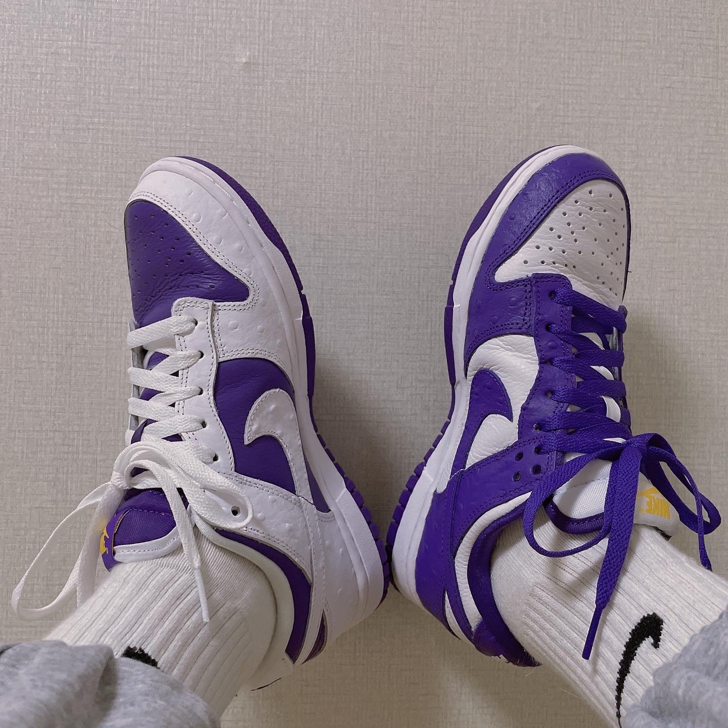 (W) Nike Dunk Low SE Flip 착용 스타일 - 1