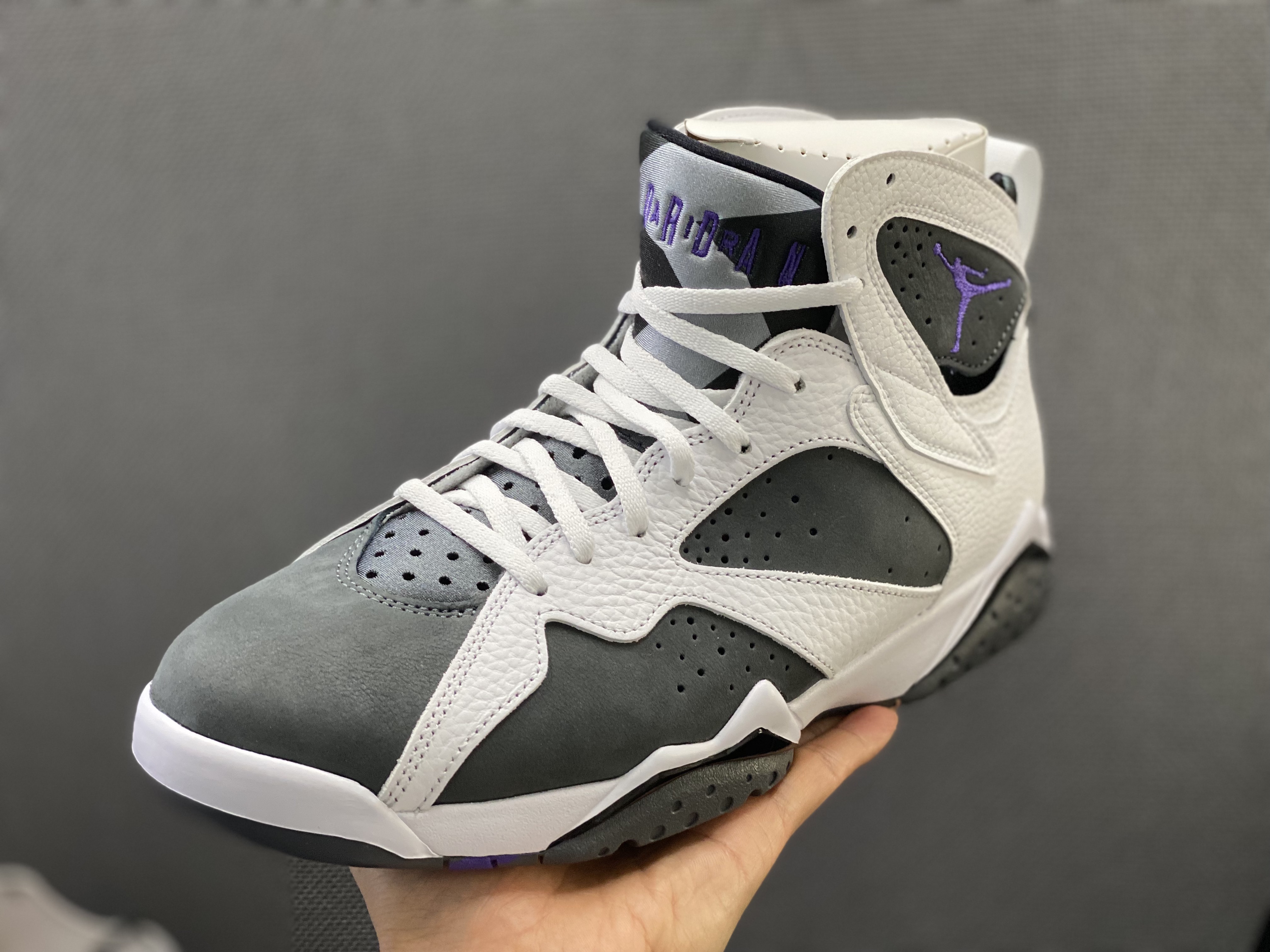 Jordan 7 Retro Flint 2021 착용 스타일 - 4