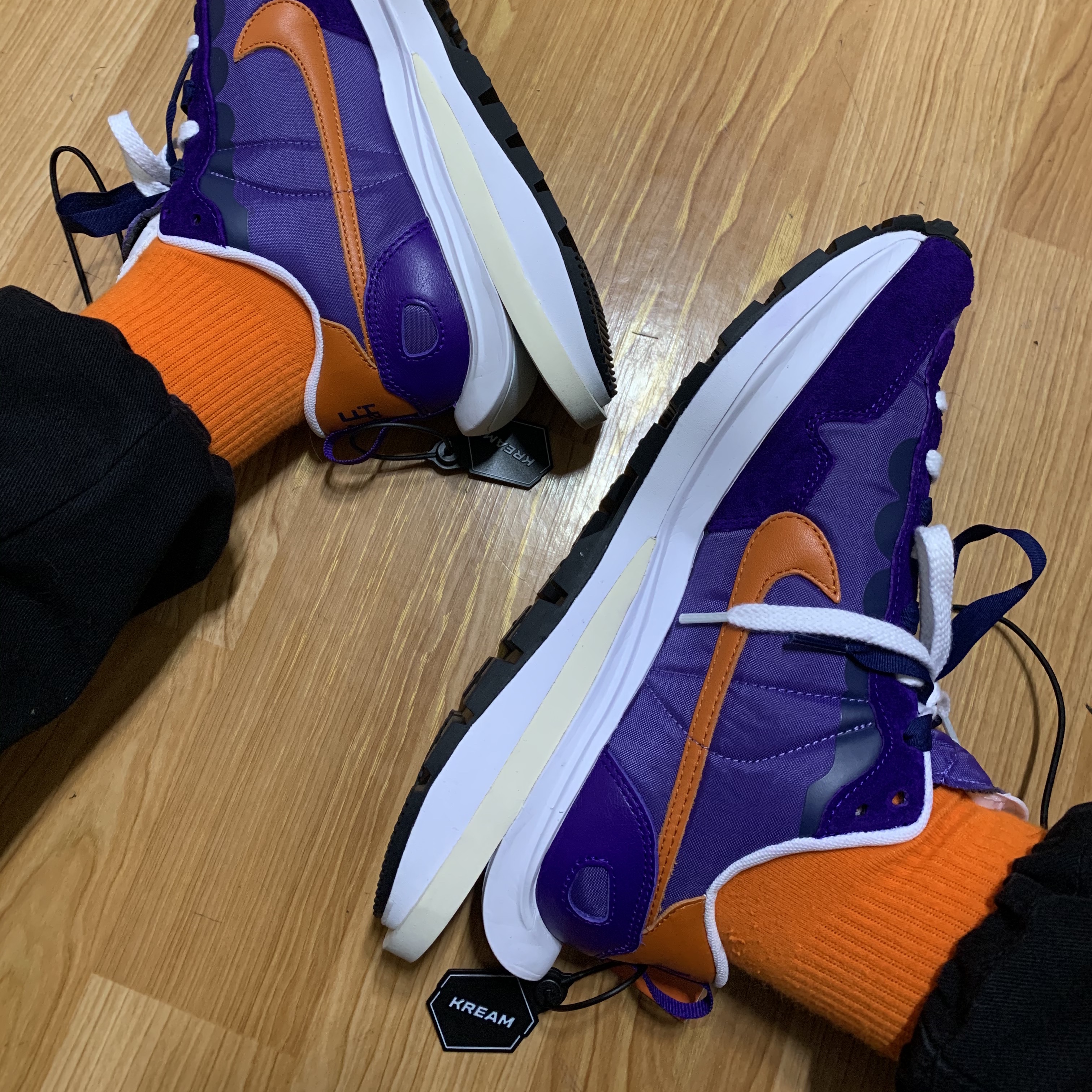 Nike x Sacai VaporWaffle Dark Iris 착용 스타일 - 2