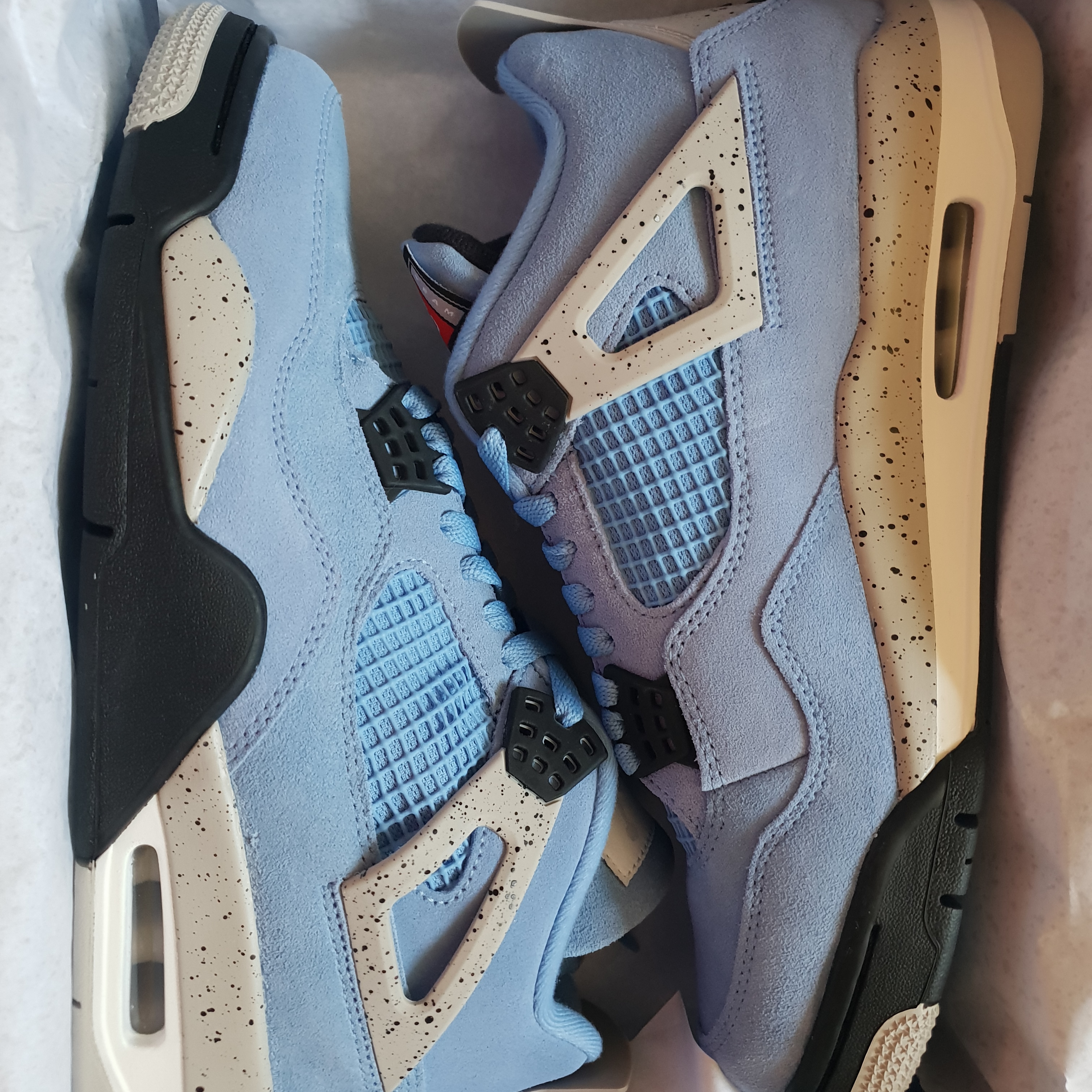 Jordan 4 Retro University Blue 착용 스타일 - 2