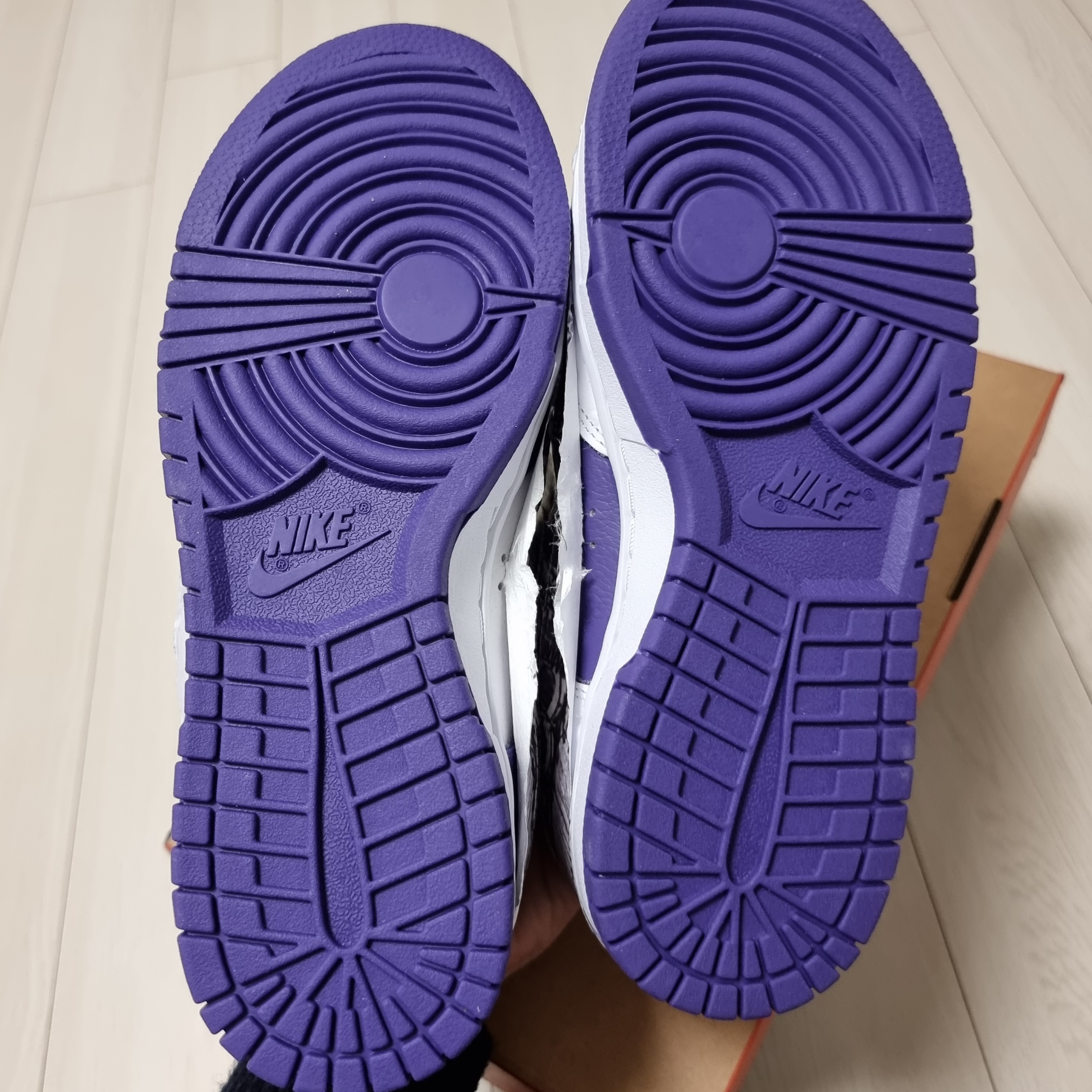 (W) Nike Dunk Low SE Flip 착용 스타일 - 3