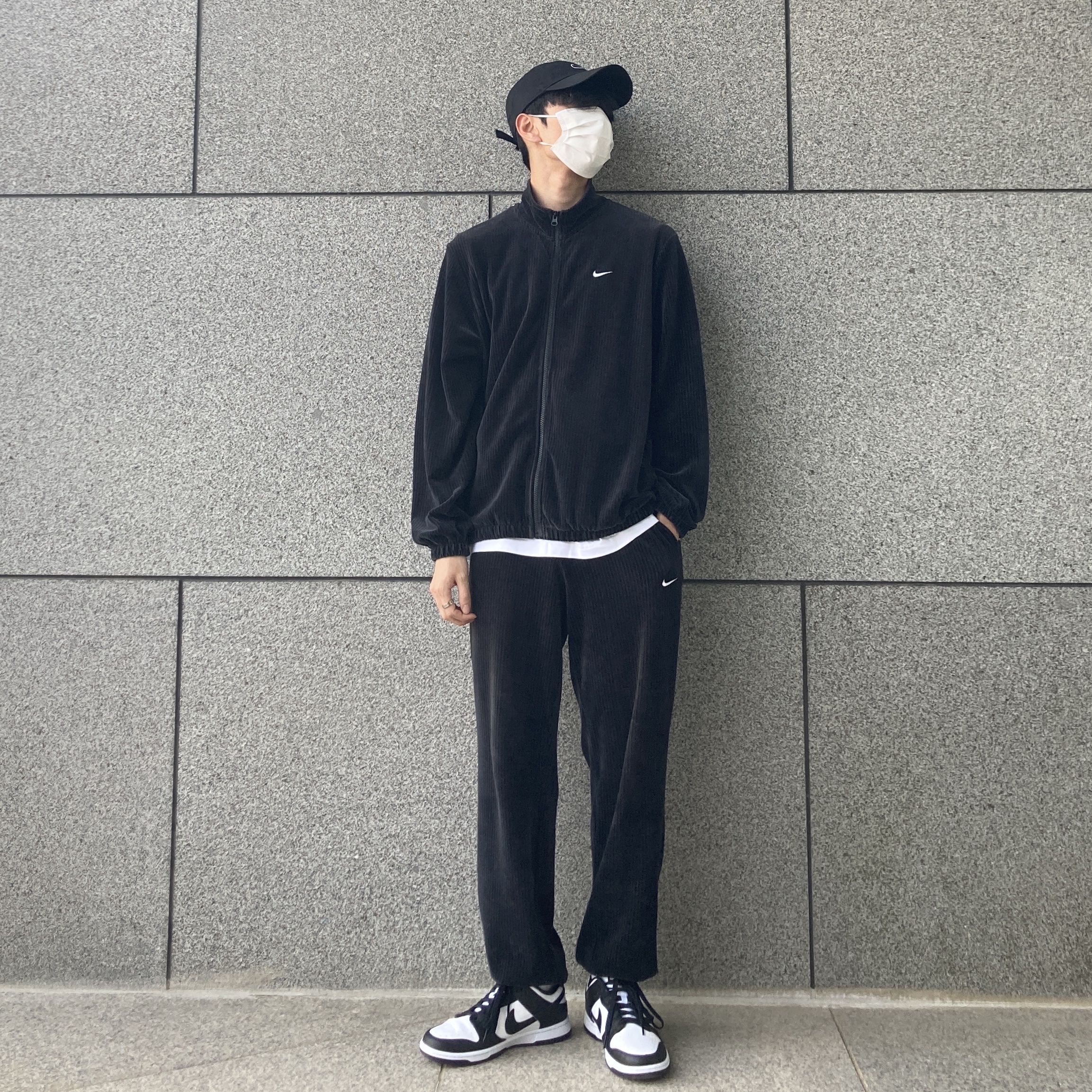Nike Dunk Low Retro Black 착용 스타일 - 4