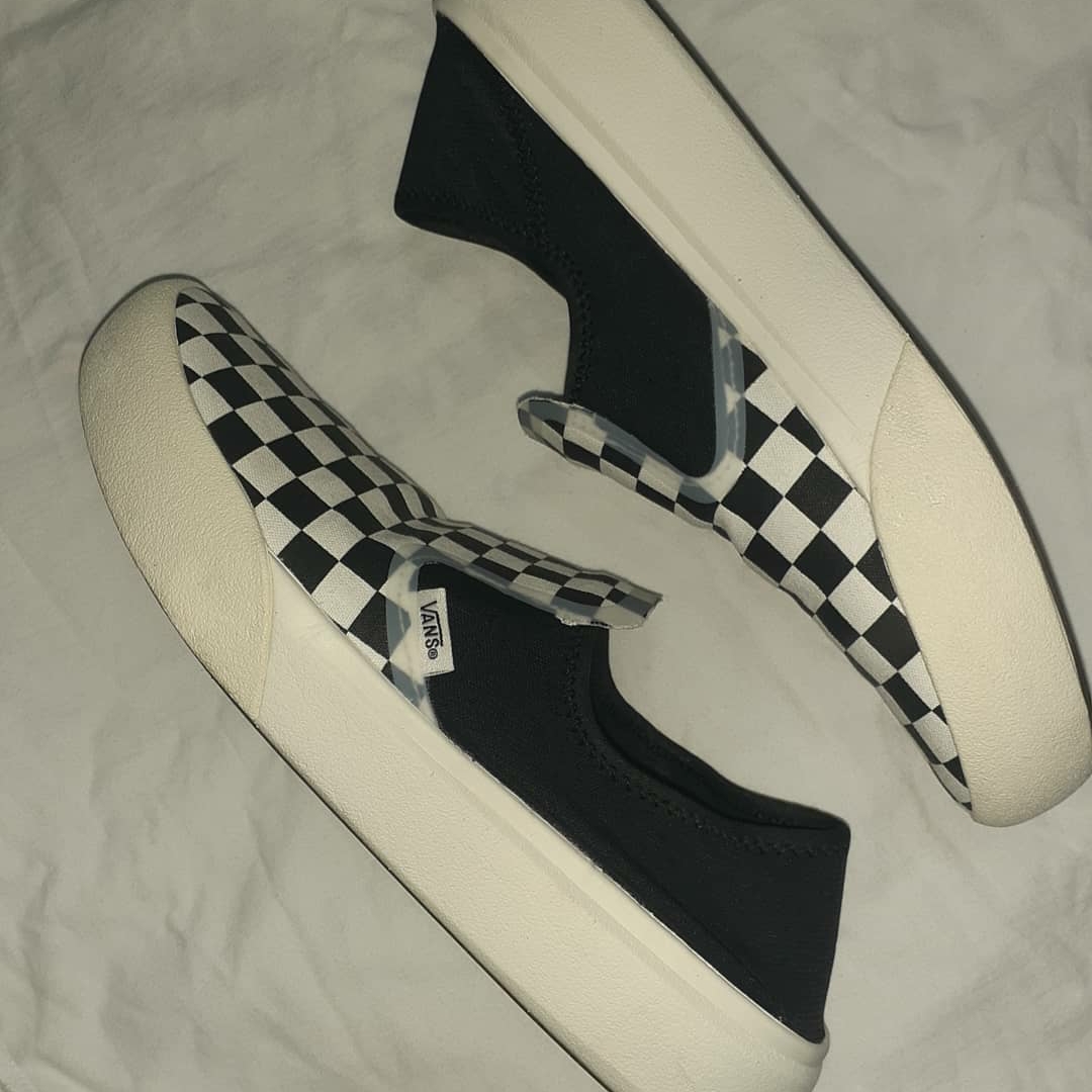 Vans Checkerboard Comfycush One Black 착용 스타일 - 1