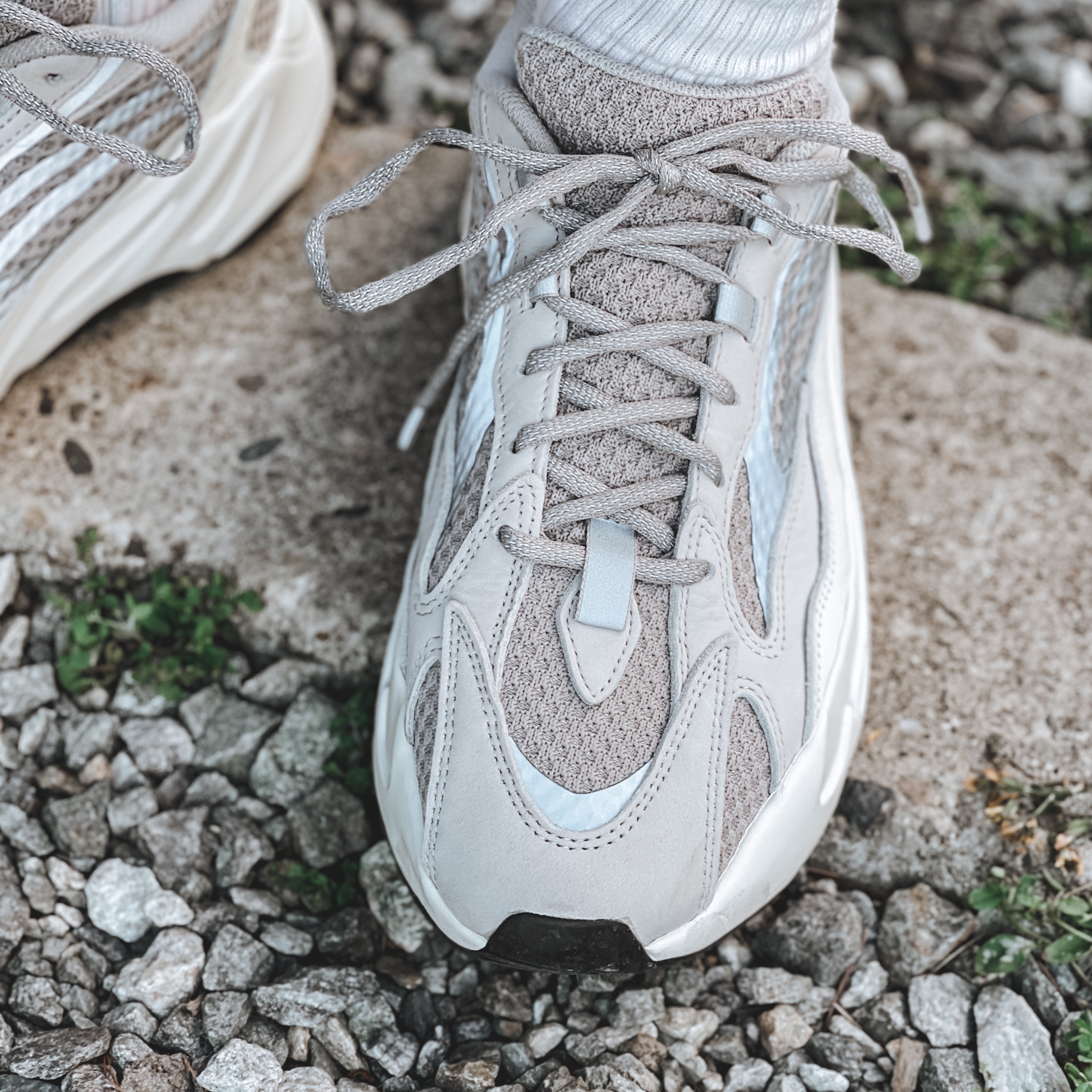 Adidas Yeezy Boost 700 V2 Static 2018 착용 스타일