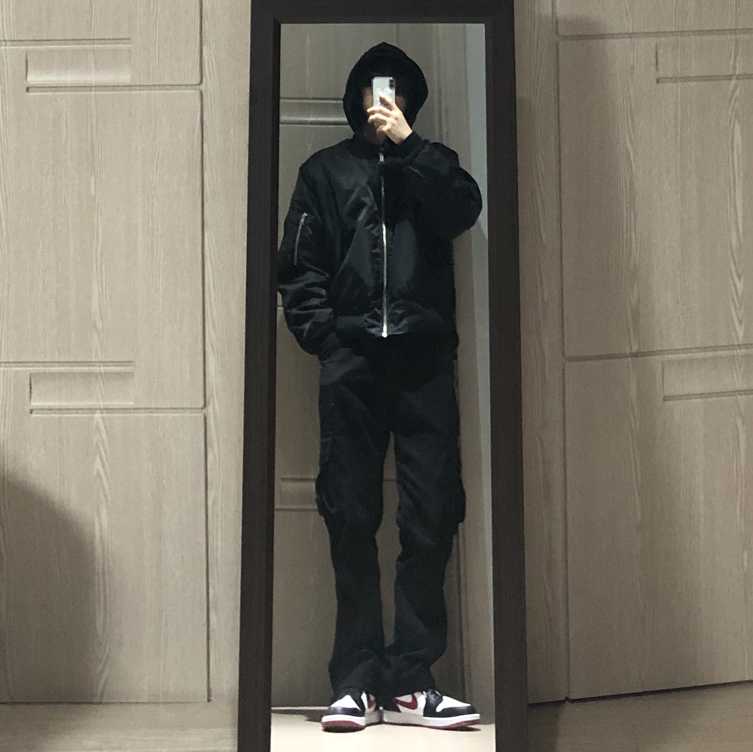 Jordan 1 Mid Gym Red Black White 착용 스타일