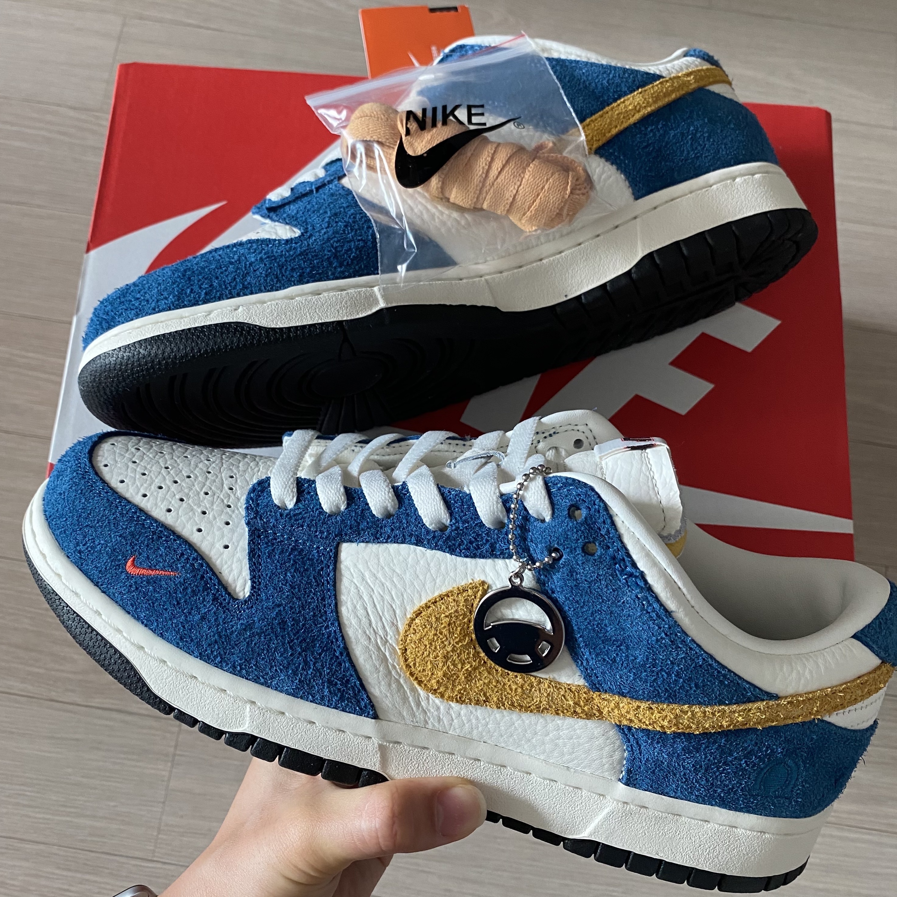 Nike x Kasina Dunk Low 80's Bus 착용 스타일