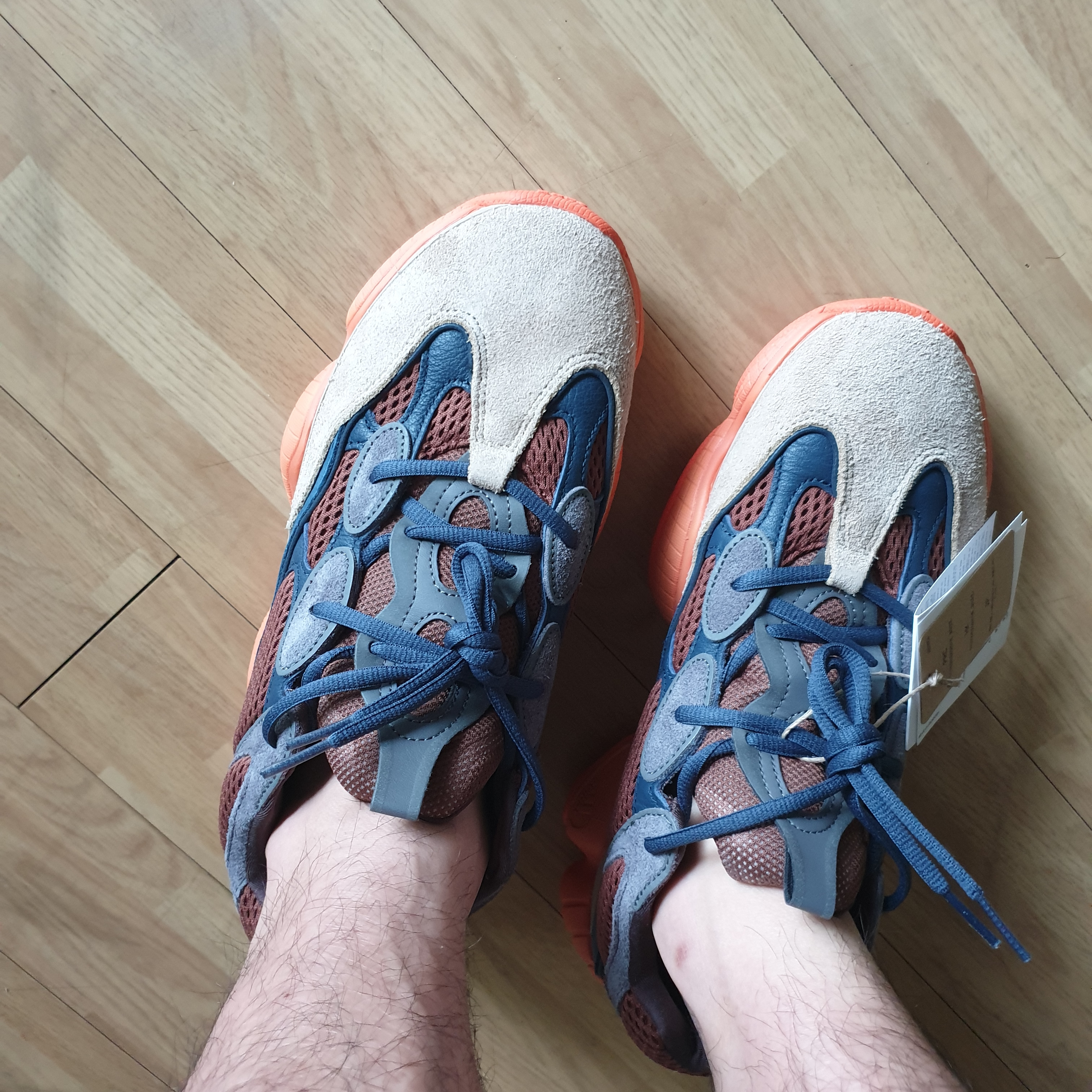 Adidas Yeezy 500 Enflame 착용 스타일 - 3