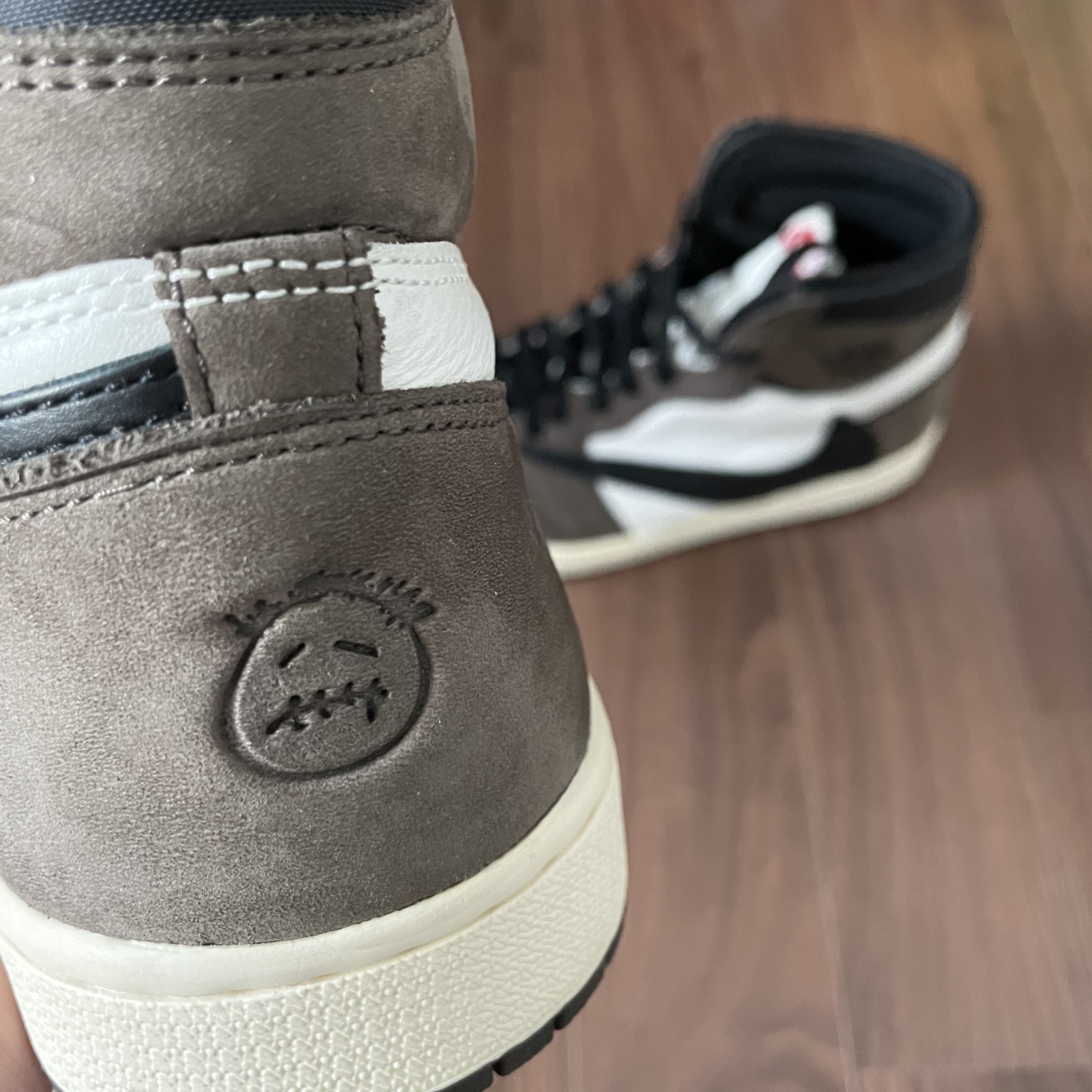Jordan 1 x Travis Scott Retro High OG SP Mocha 착용 스타일