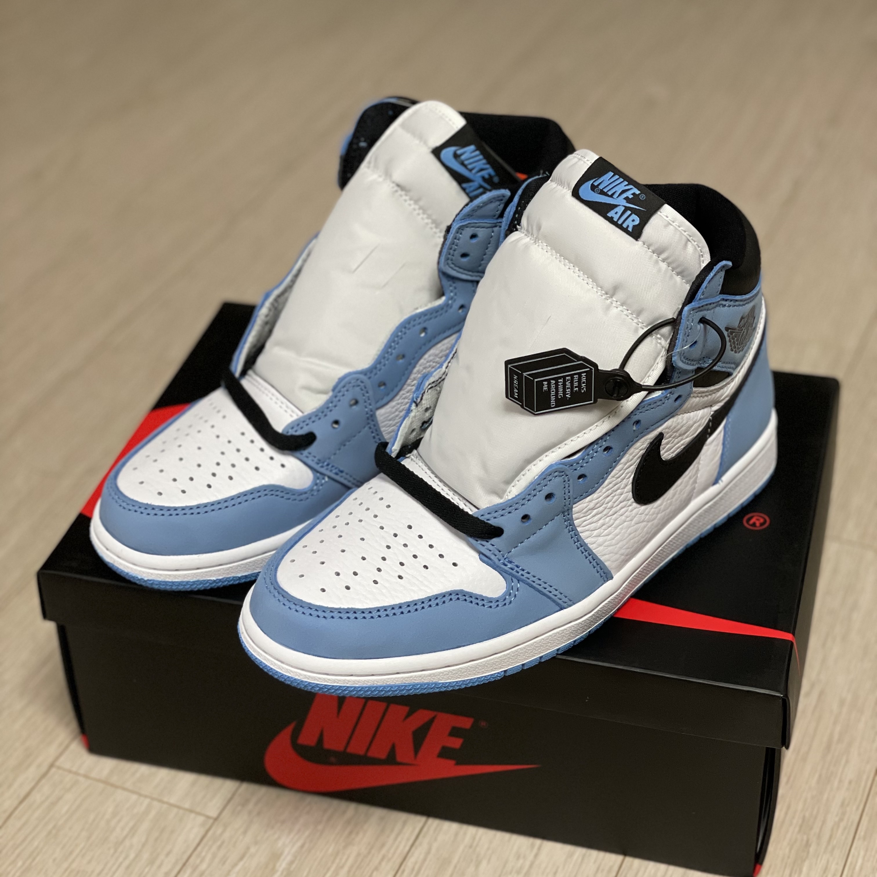 Jordan 1 Retro High OG University Blue 착용 스타일