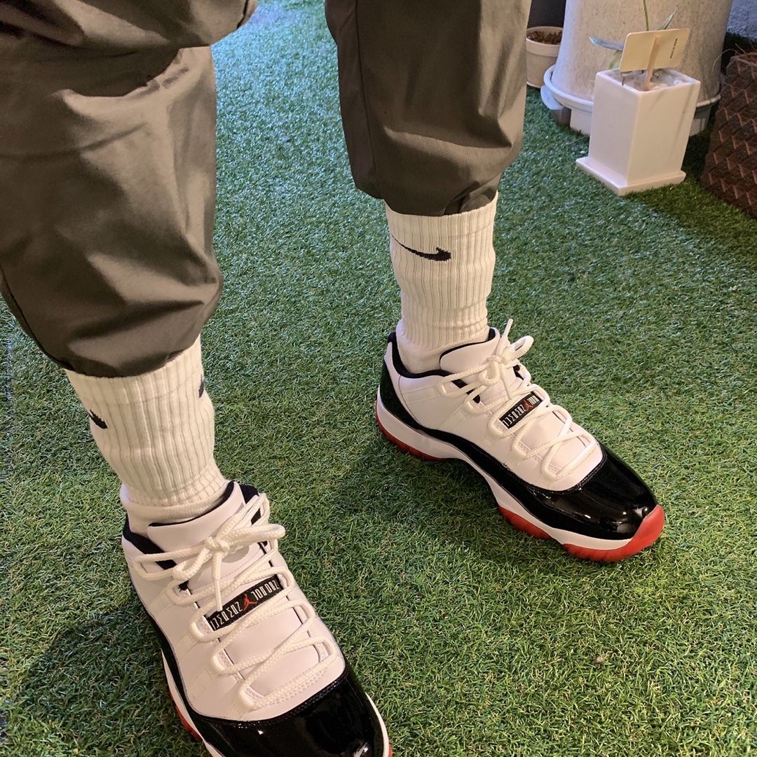 Jordan 11 Retro Low Concord Bred 착용 스타일