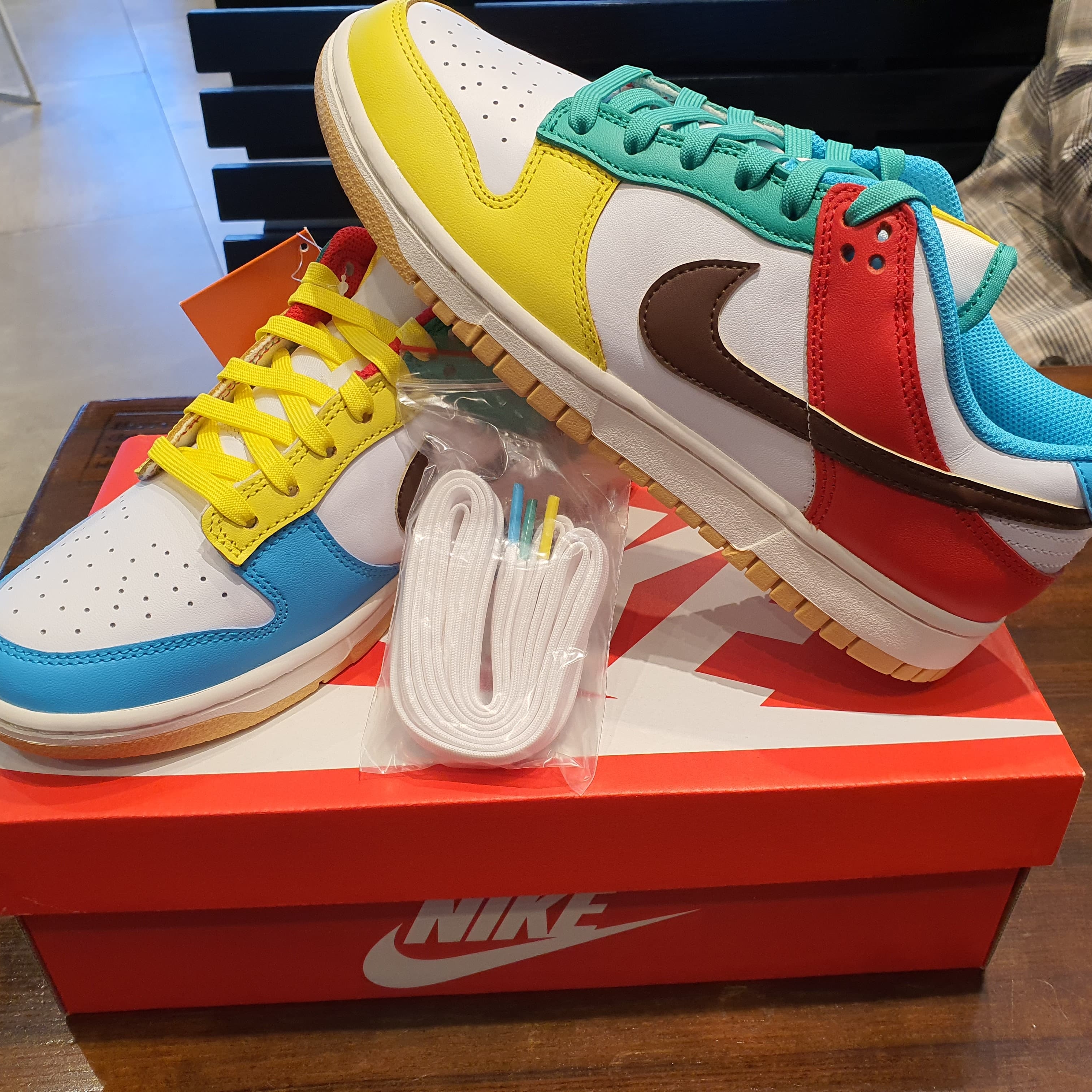 Nike Dunk Low SE Free.99 White 착용 스타일