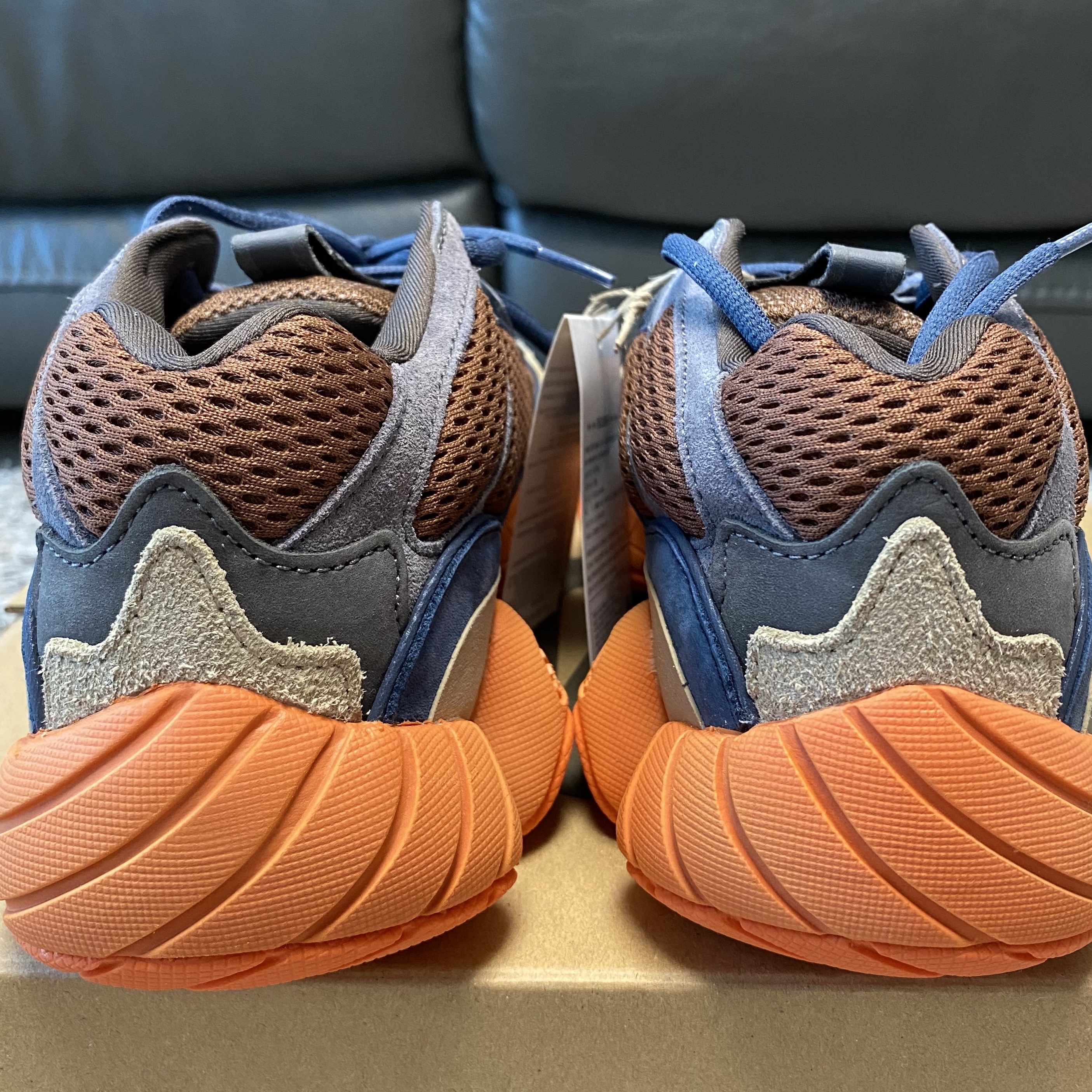Adidas Yeezy 500 Enflame 착용 스타일 - 4
