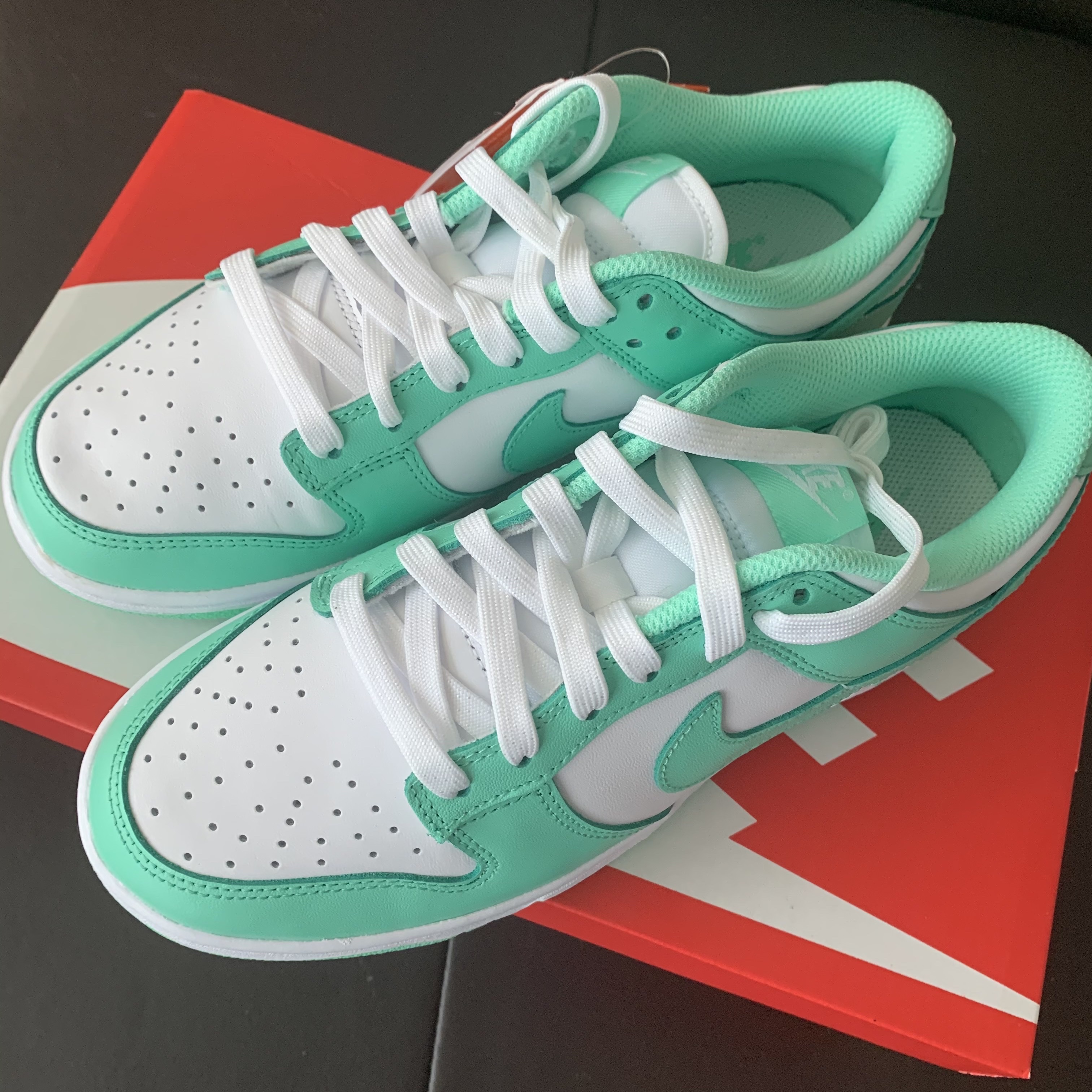 (W) Nike Dunk Low Green Glow 착용 스타일