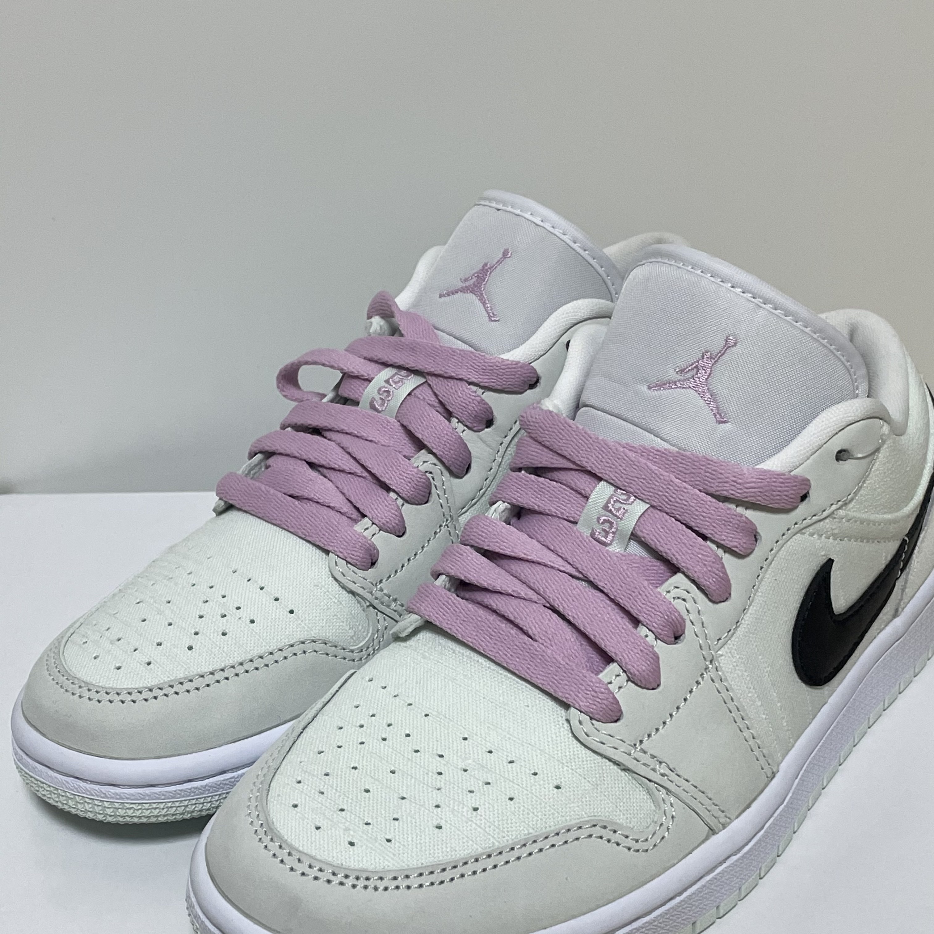 (W) Jordan 1 Low SE Barely Green 착용 스타일 - 2