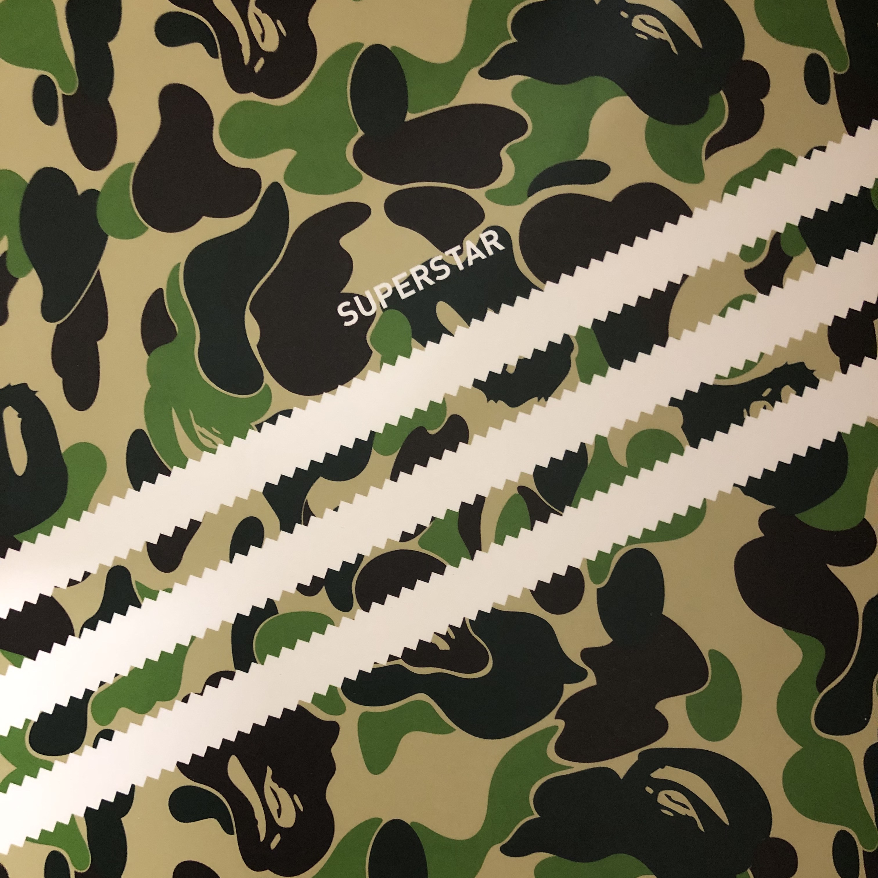 Adidas x BAPE Superstar 80s Green Camo 착용 스타일