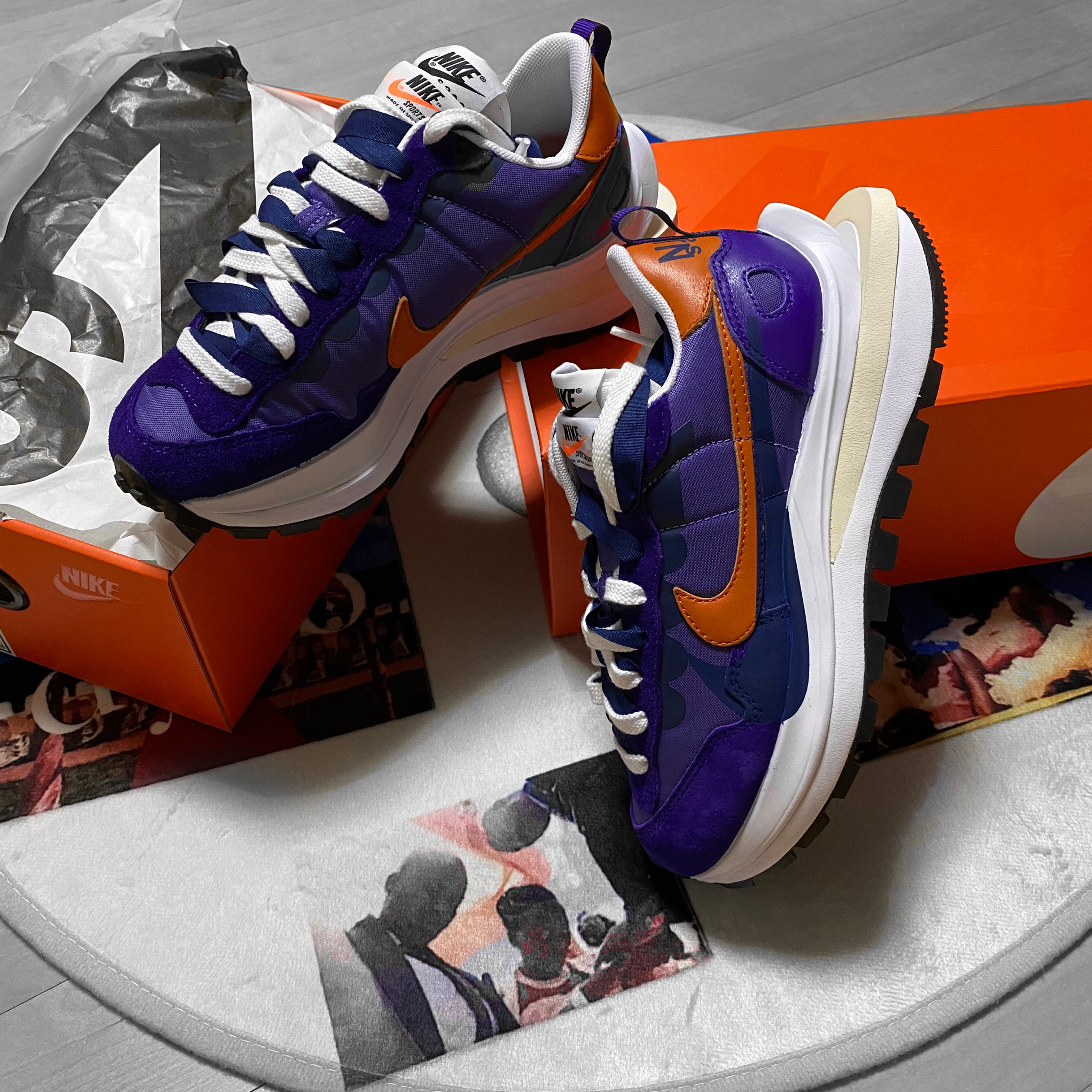 Nike x Sacai VaporWaffle Dark Iris 착용 스타일