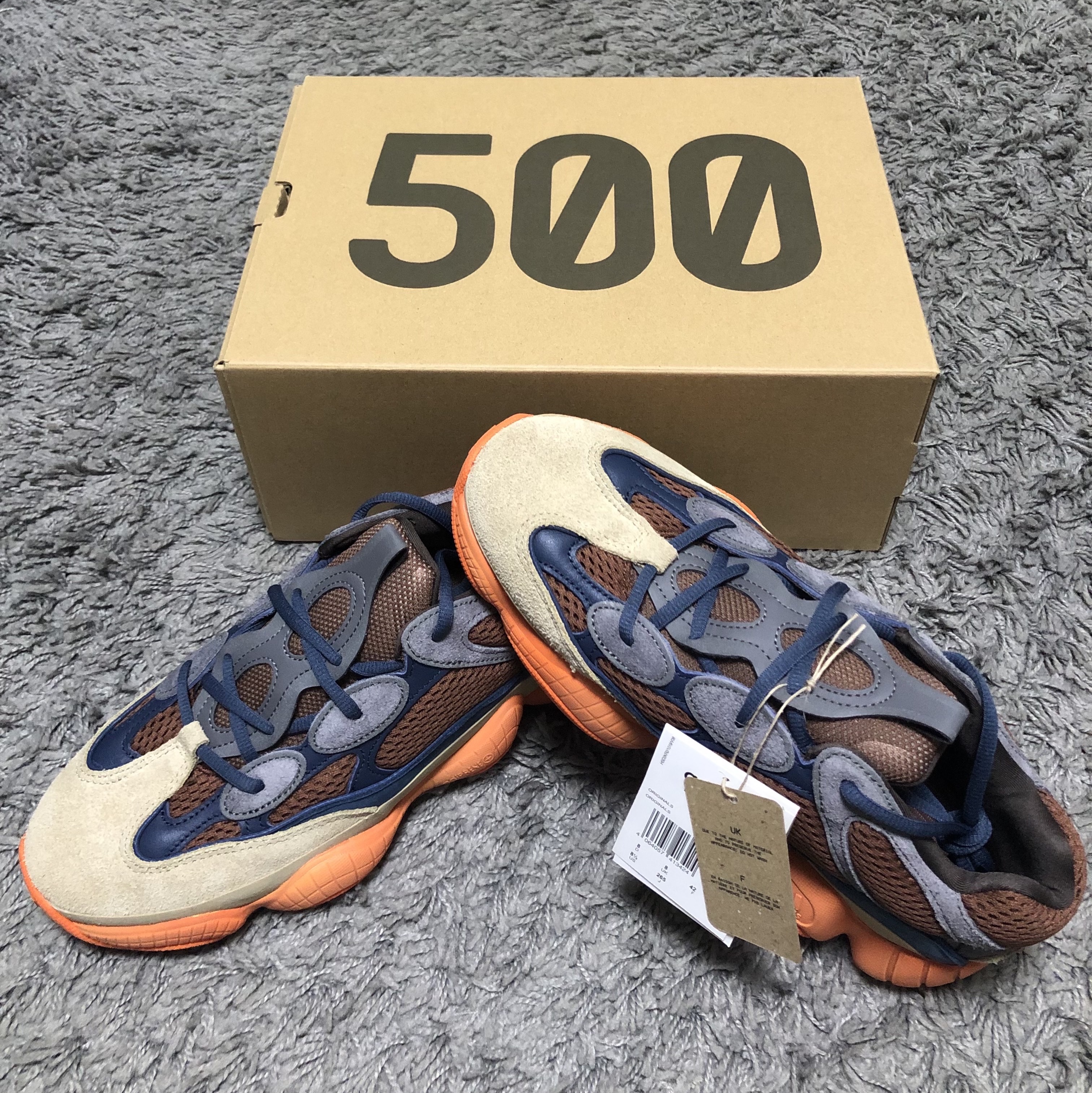 Adidas Yeezy 500 Enflame 착용 스타일