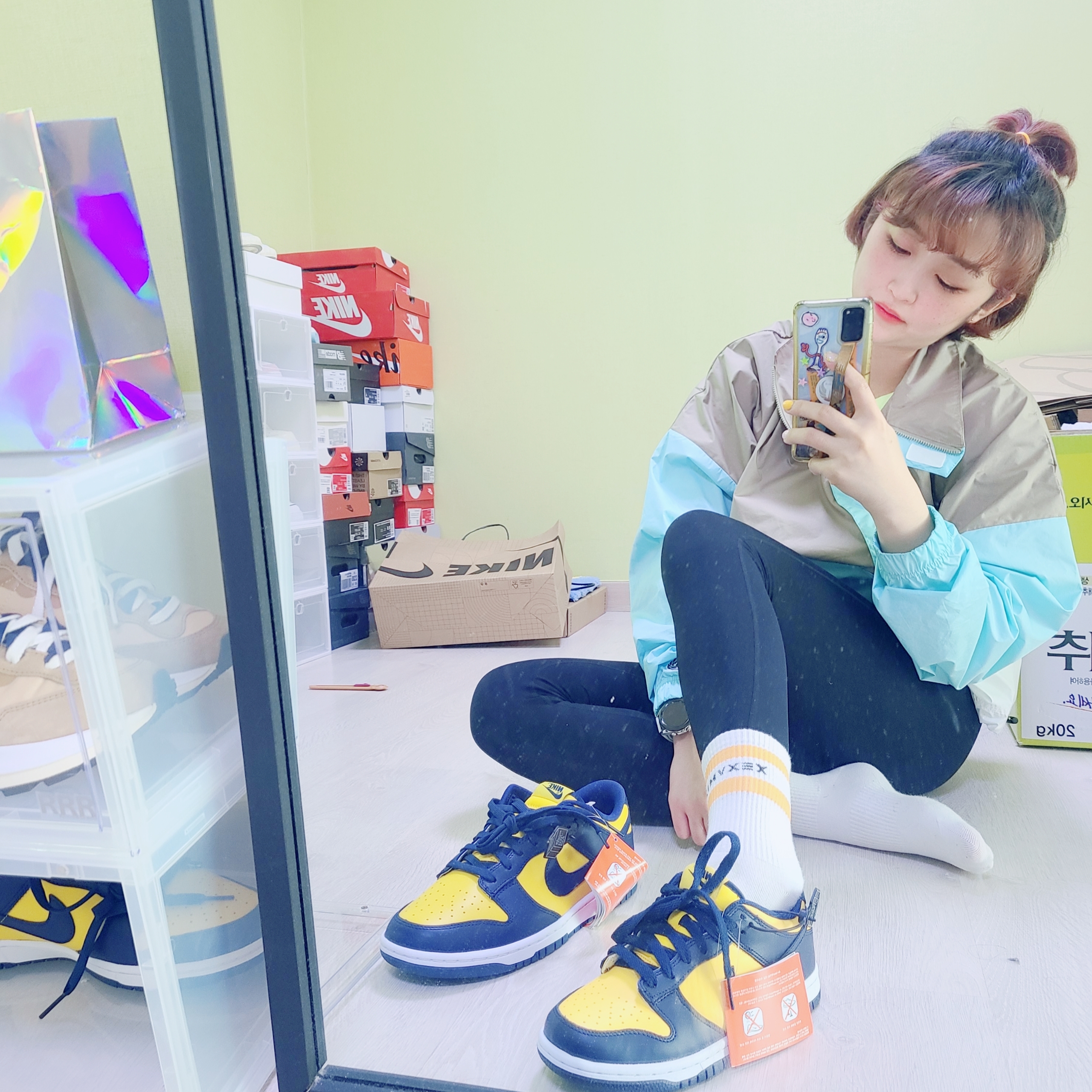 (GS) Nike Dunk Low Varsity Maize 착용 스타일