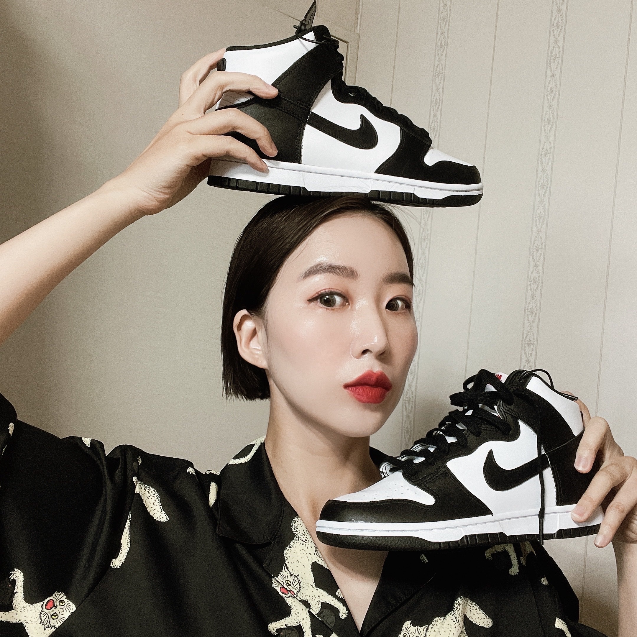 Nike Dunk High Retro Black and White 착용 스타일 - 2