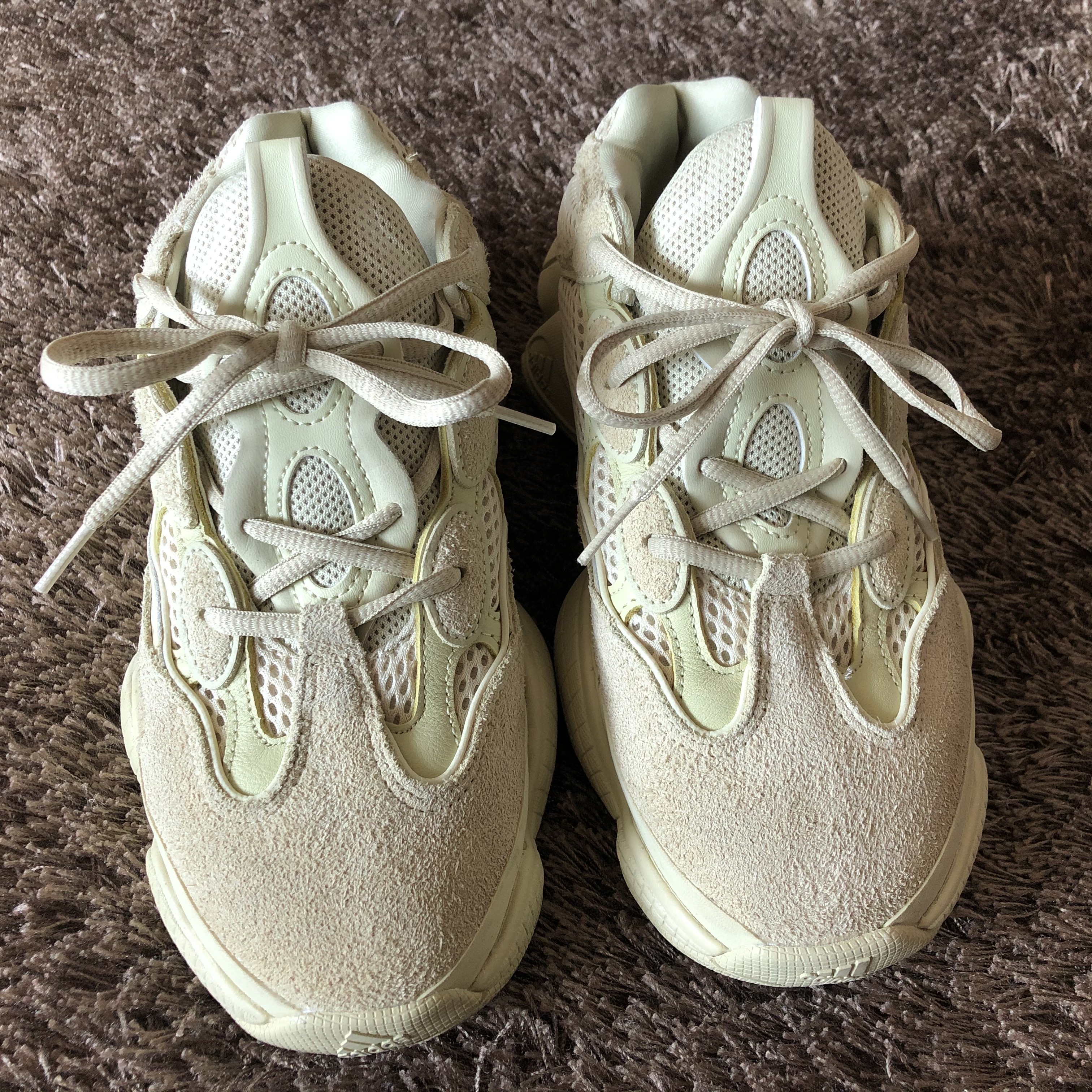 Adidas Yeezy 500 Super Moon Yellow 착용 스타일 - 3