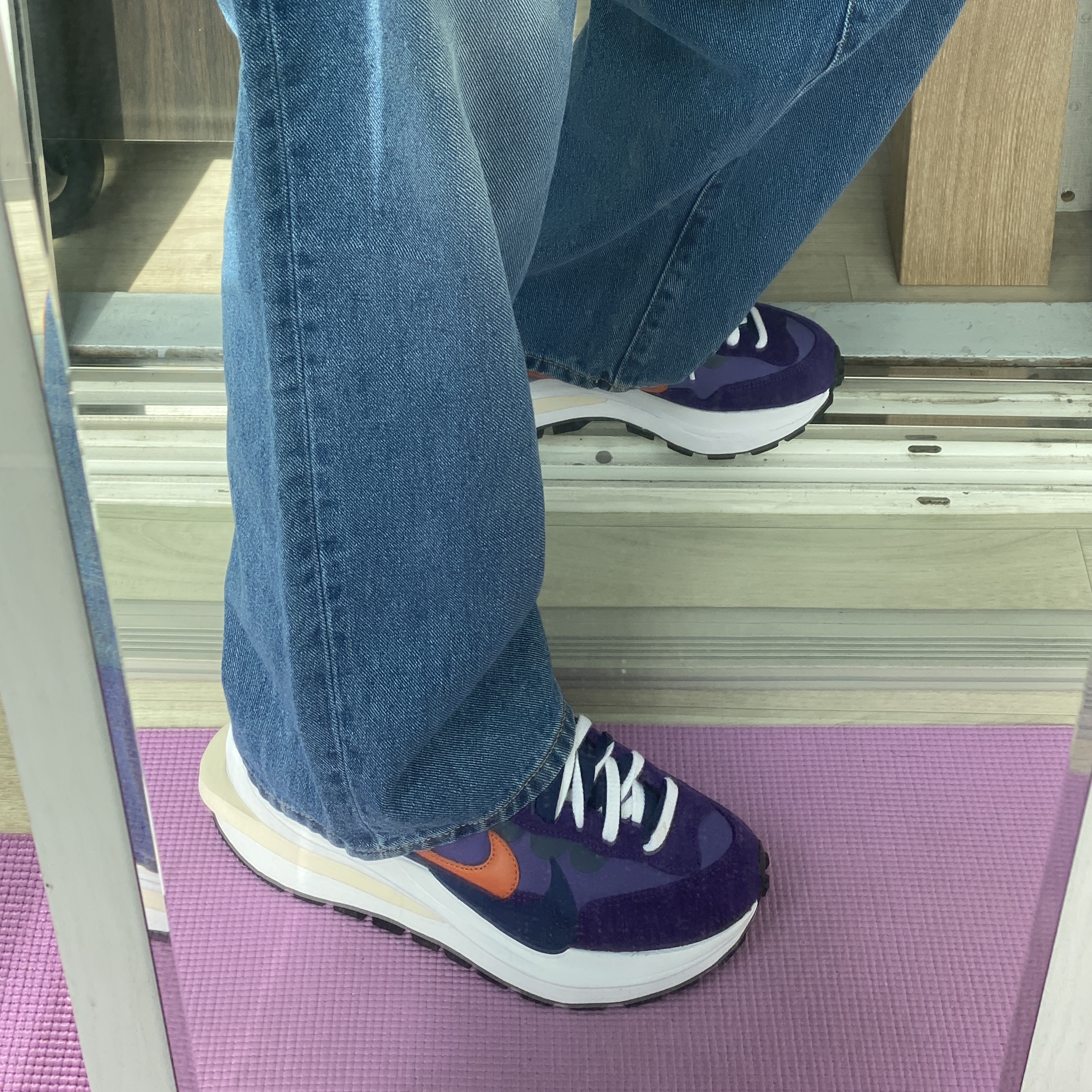 Nike x Sacai VaporWaffle Dark Iris 착용 스타일 - 1