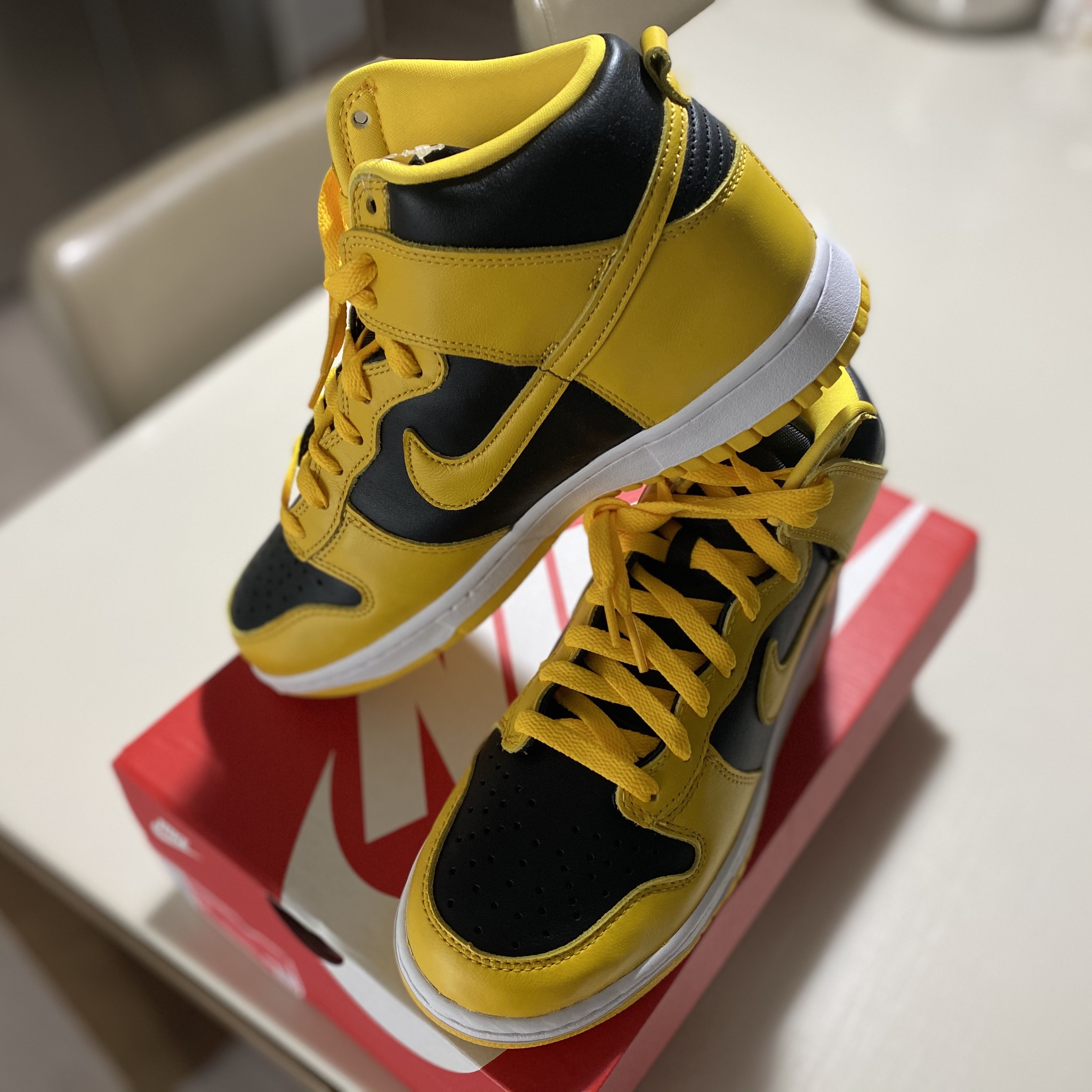 Nike Dunk Low Retro Black, Nike Dunk High SP Varsity Maize 착용 스타일 - 2