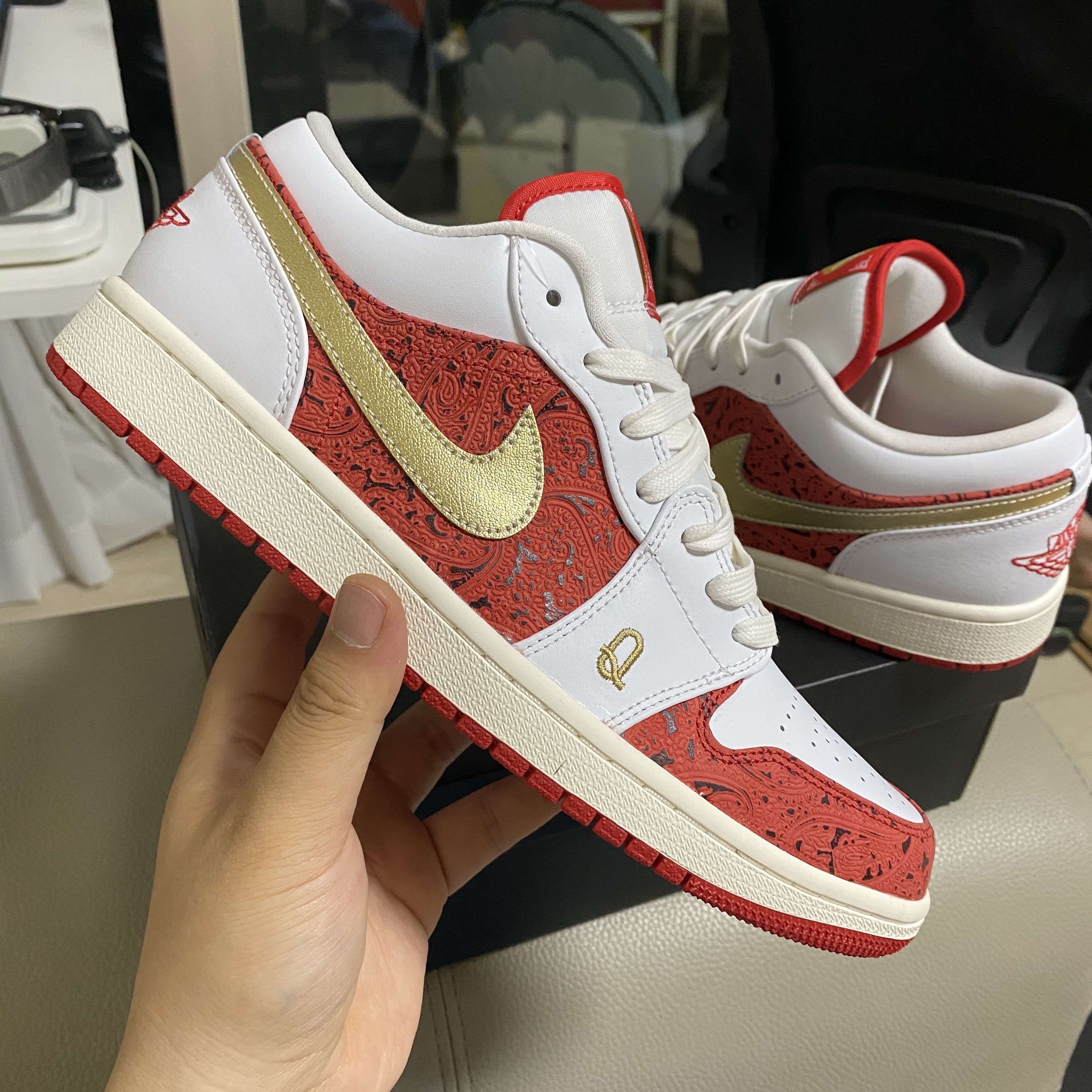 Jordan 1 Low SE Spades 착용 스타일 - 2