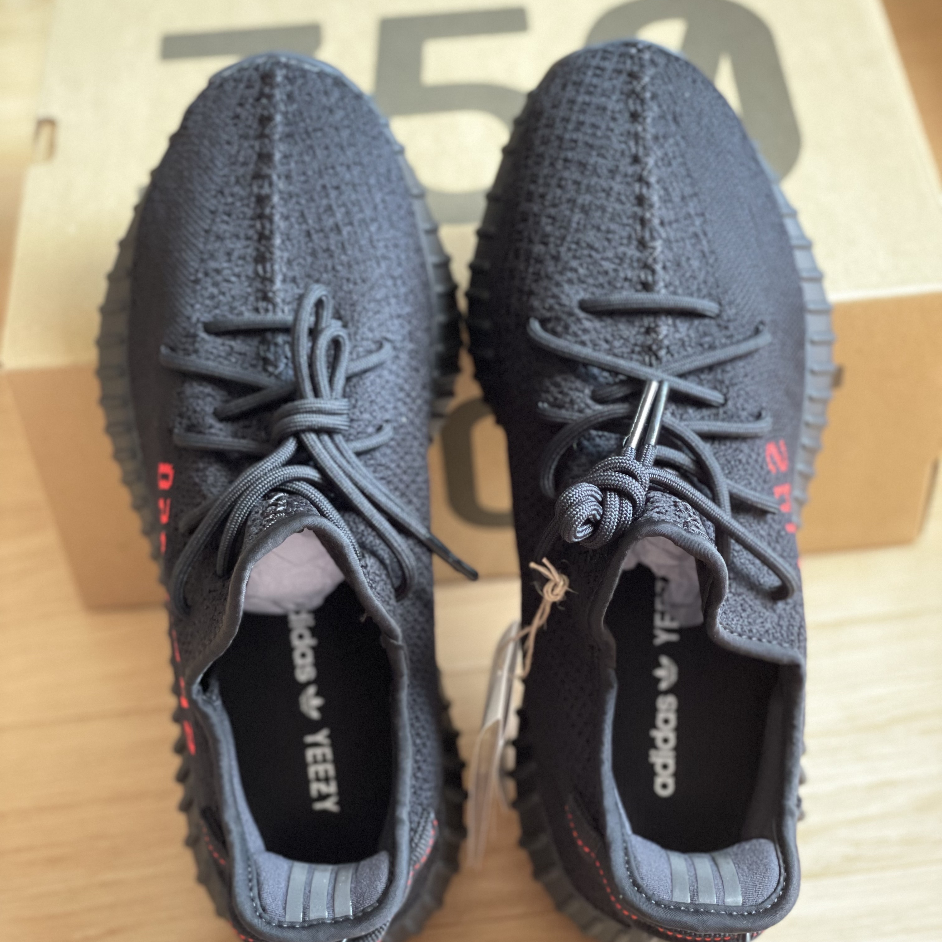 Dior B23 Low Dior Oblique White & Black, Adidas Yeezy Boost 350 V2 Zebra 2017/2019/2020 착용 스타일 - 3