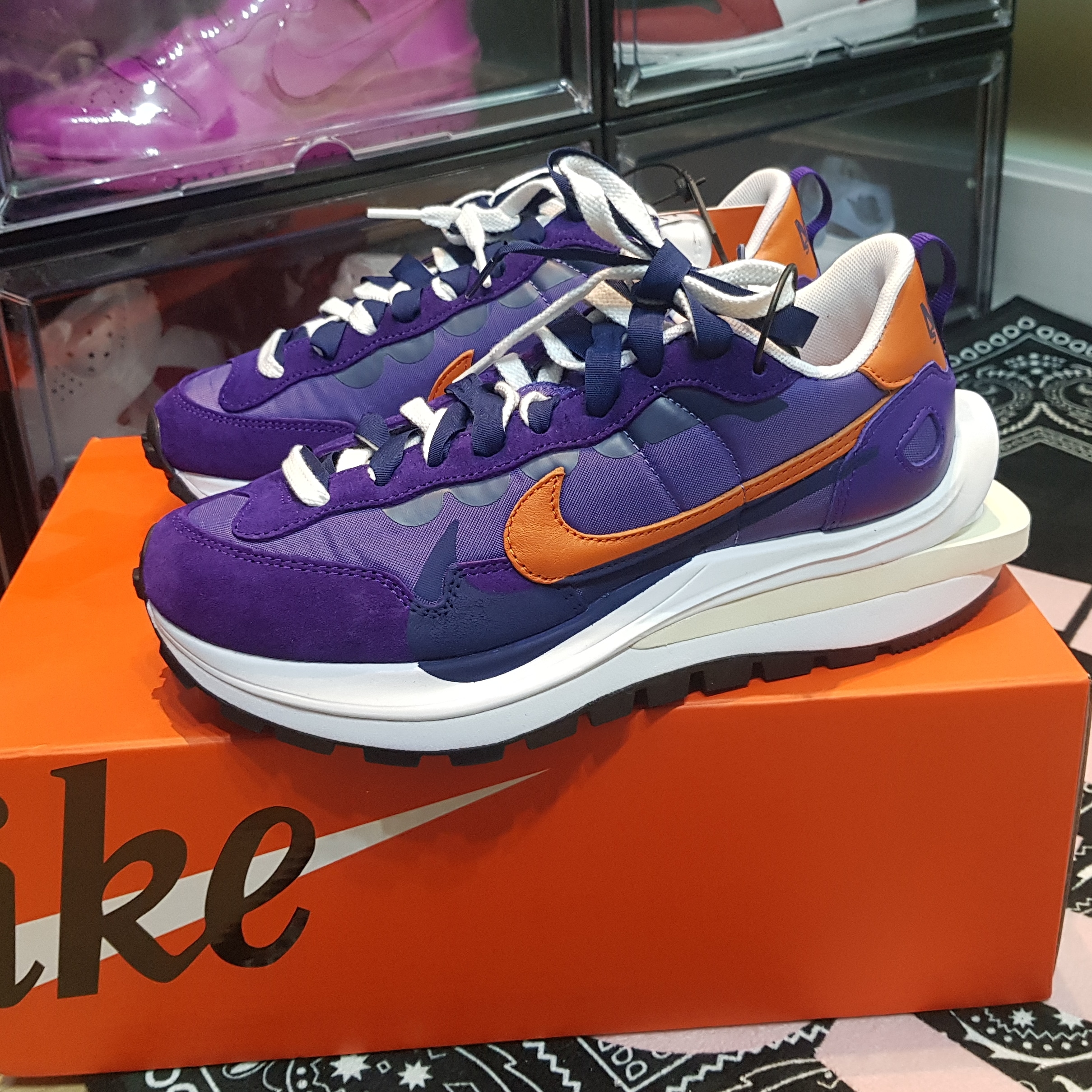 Nike x Sacai VaporWaffle Dark Iris 착용 스타일