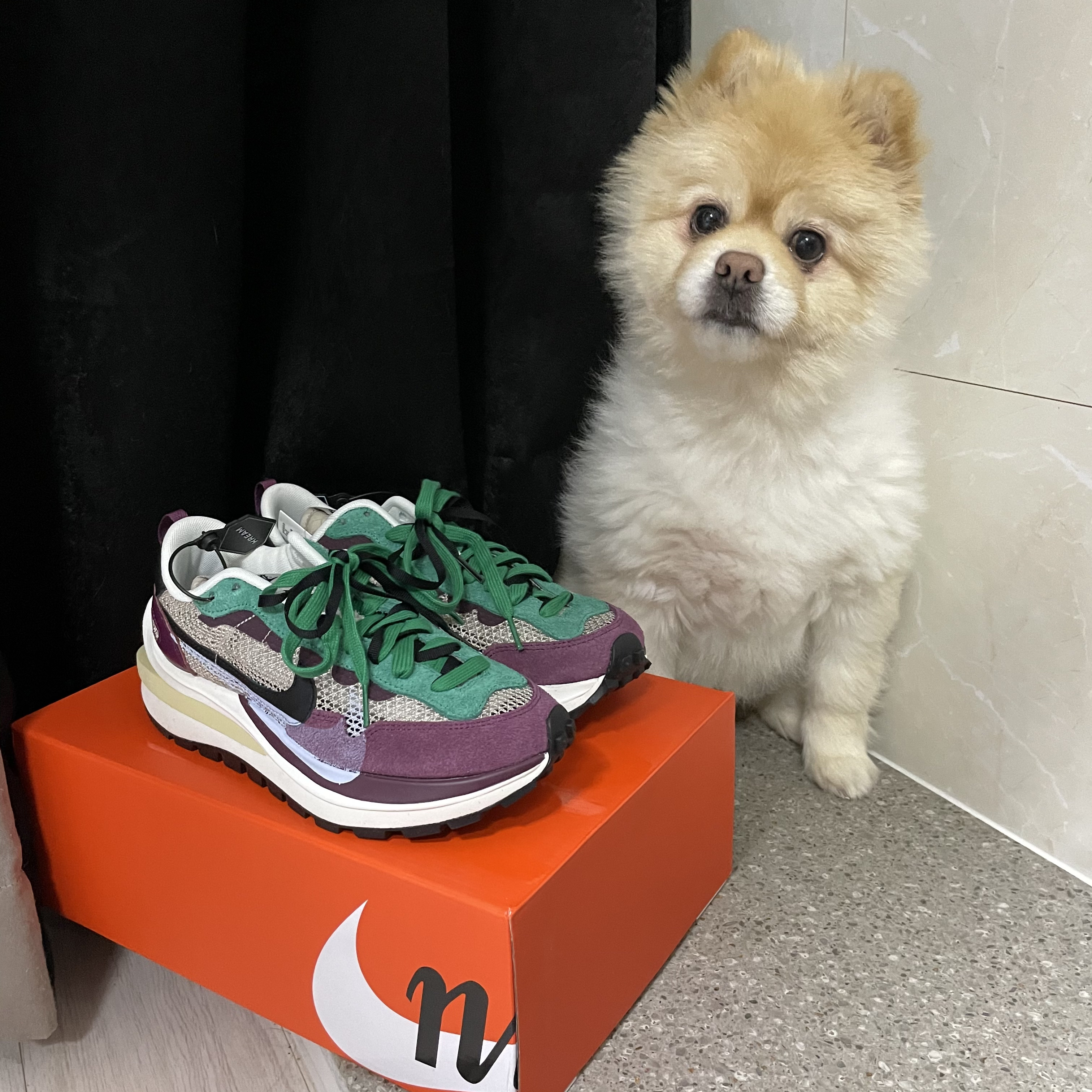Nike x Sacai VaporWaffle String & Black Villain Red 착용 스타일 - 2