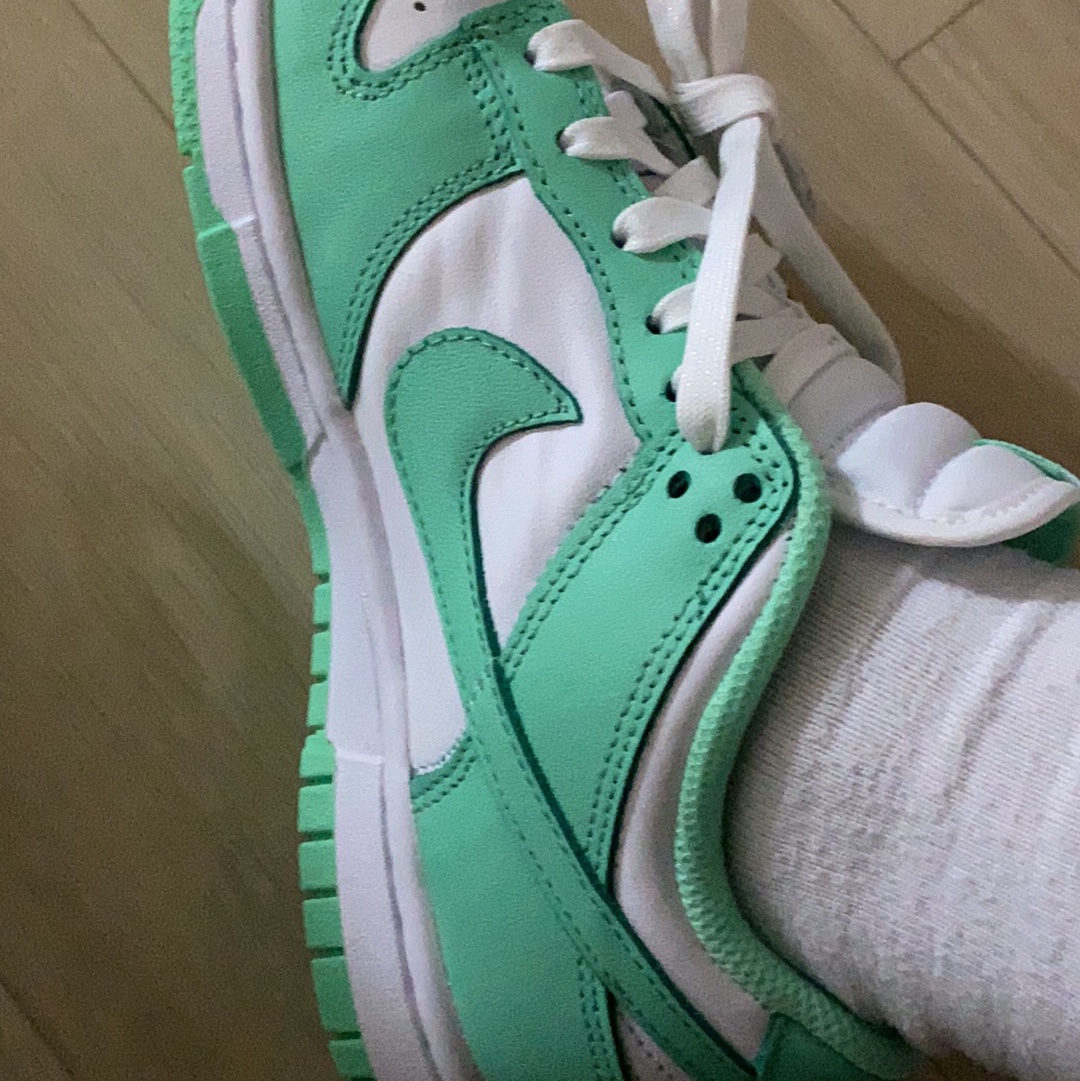 (W) Nike Dunk Low Green Glow 착용 스타일 - 2