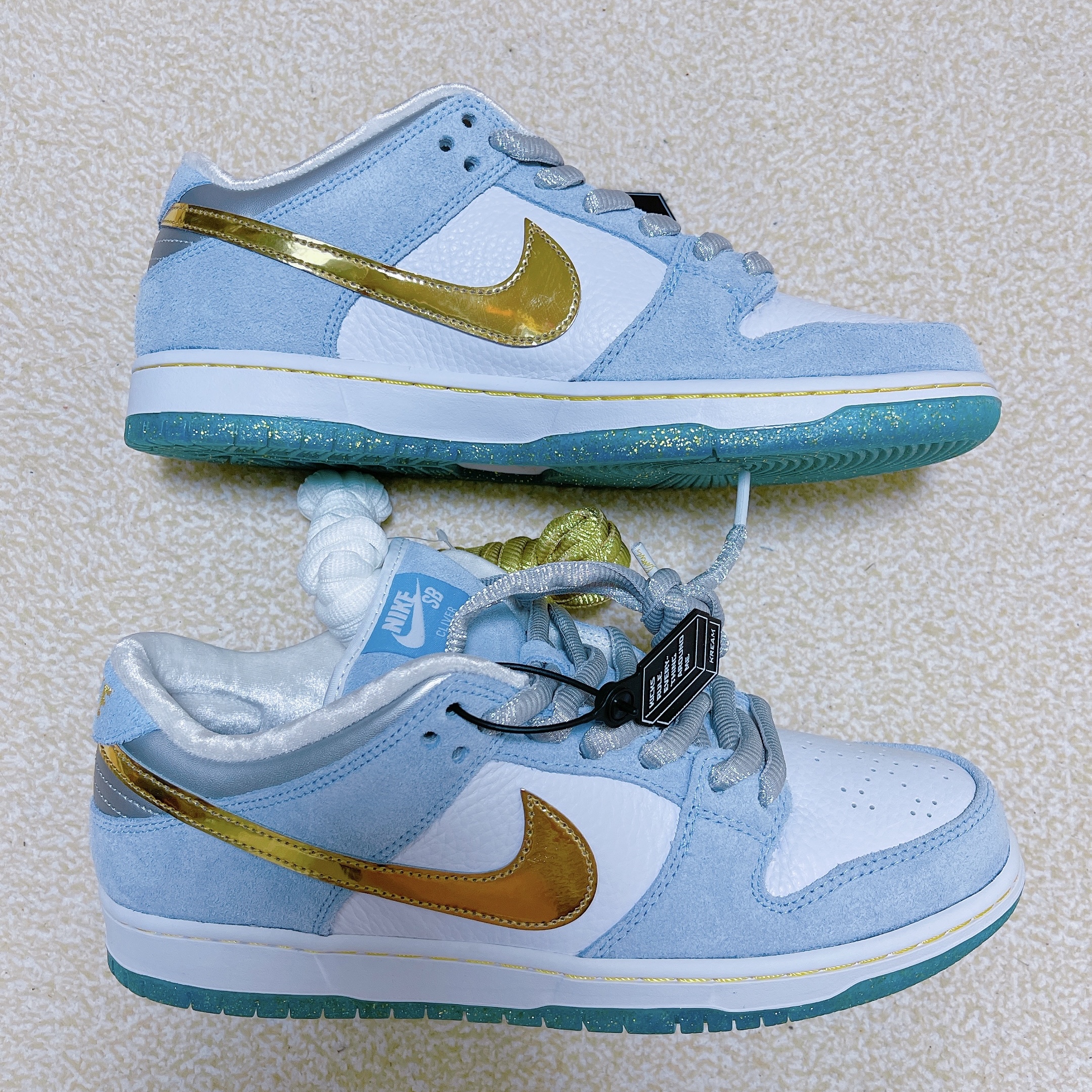 Nike x Sean Cliver SB Dunk Low Holiday Special 착용 스타일 - 1