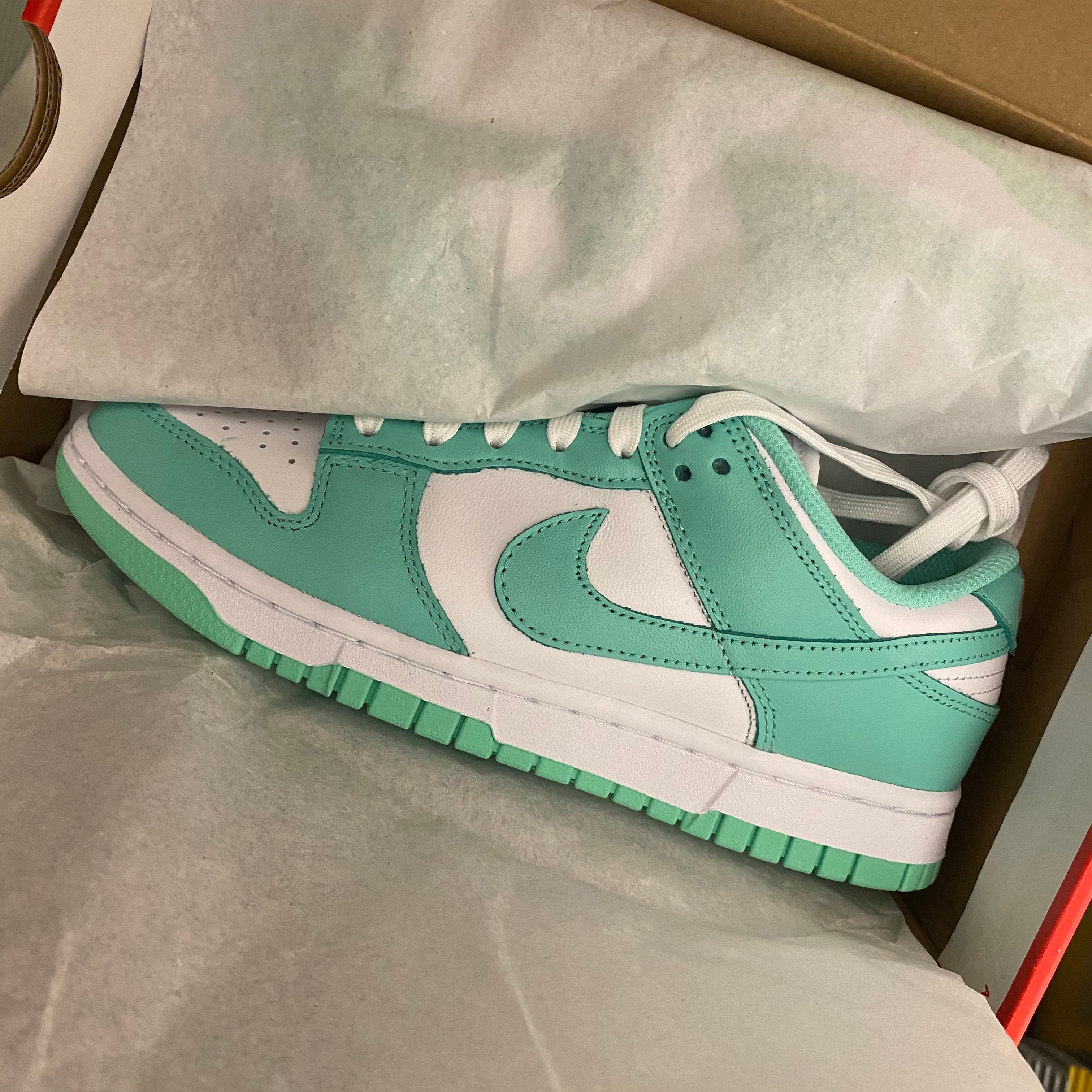 (W) Nike Dunk Low Green Glow 착용 스타일