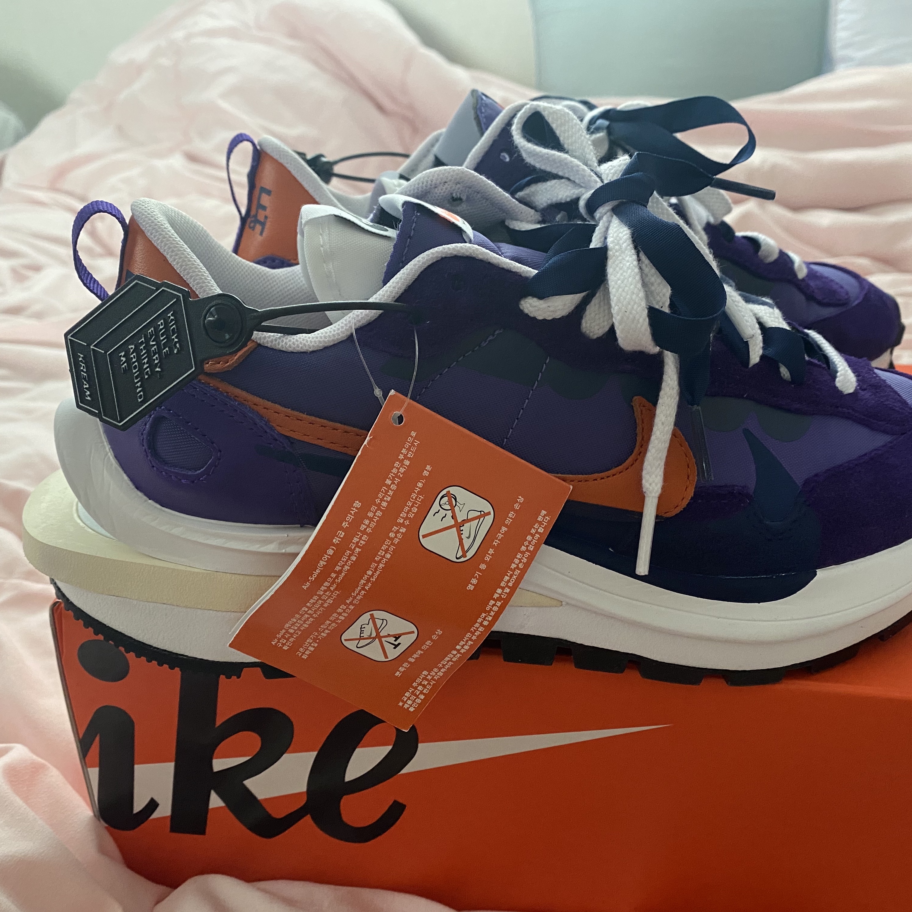 Nike x Sacai VaporWaffle Dark Iris 착용 스타일 - 1