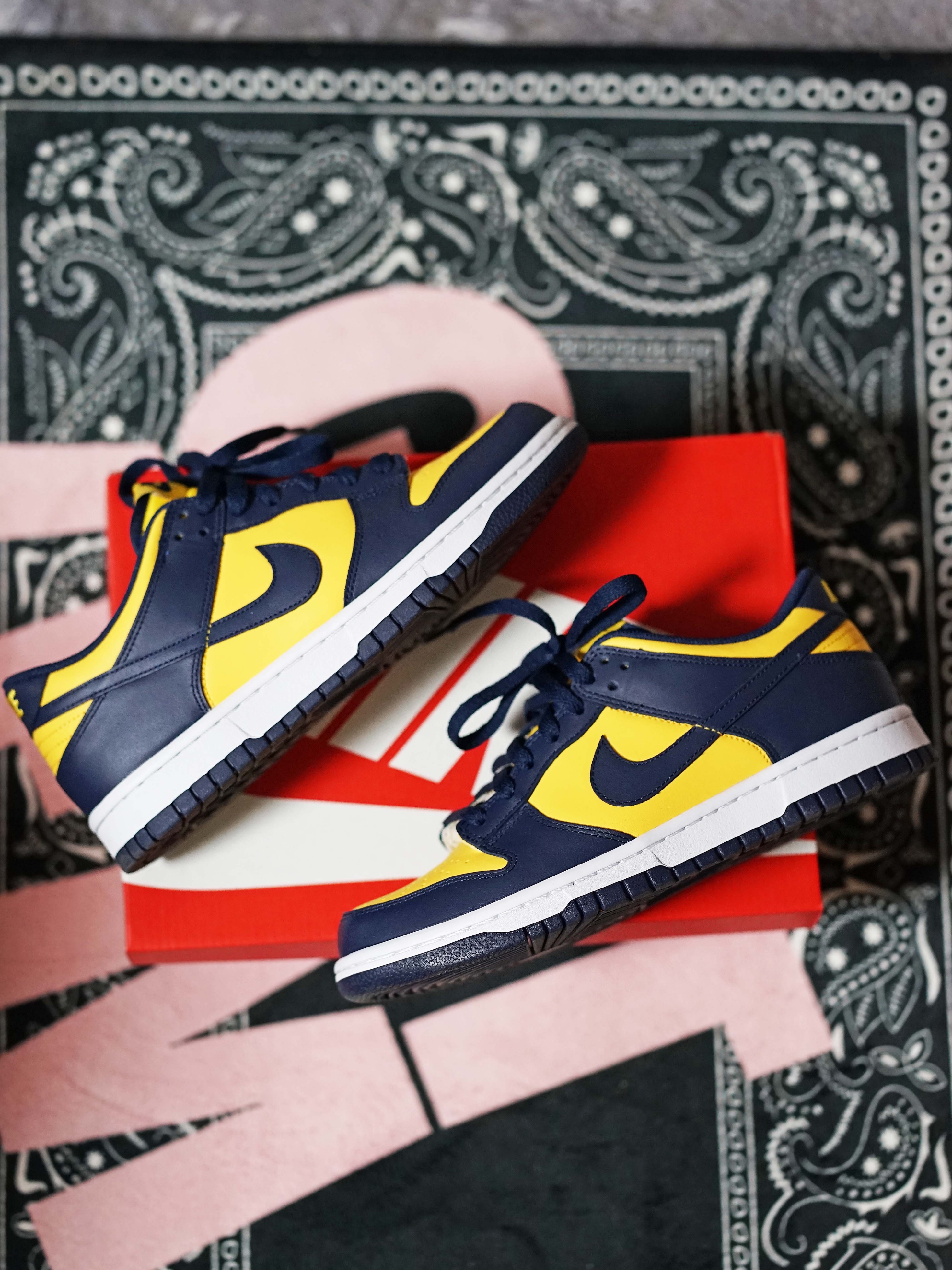 Nike Dunk Low Retro Varsity Maize, (GS) Nike Dunk Low Varsity Maize 착용 스타일 - 1