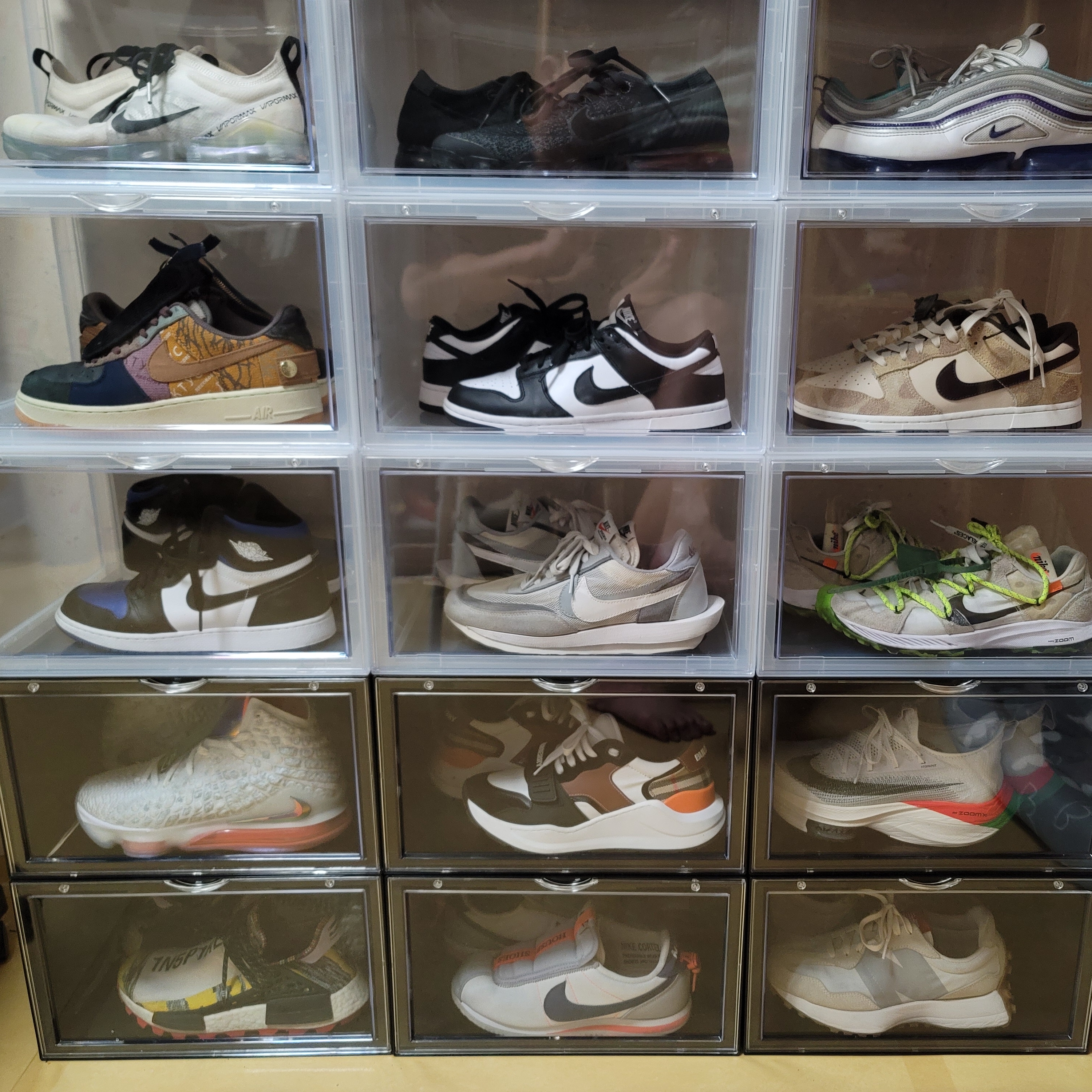 Nike x Sacai LDWaffle Summit White, Nike x Travis Scott Air Force 1 Low Cactus Jack 착용 스타일