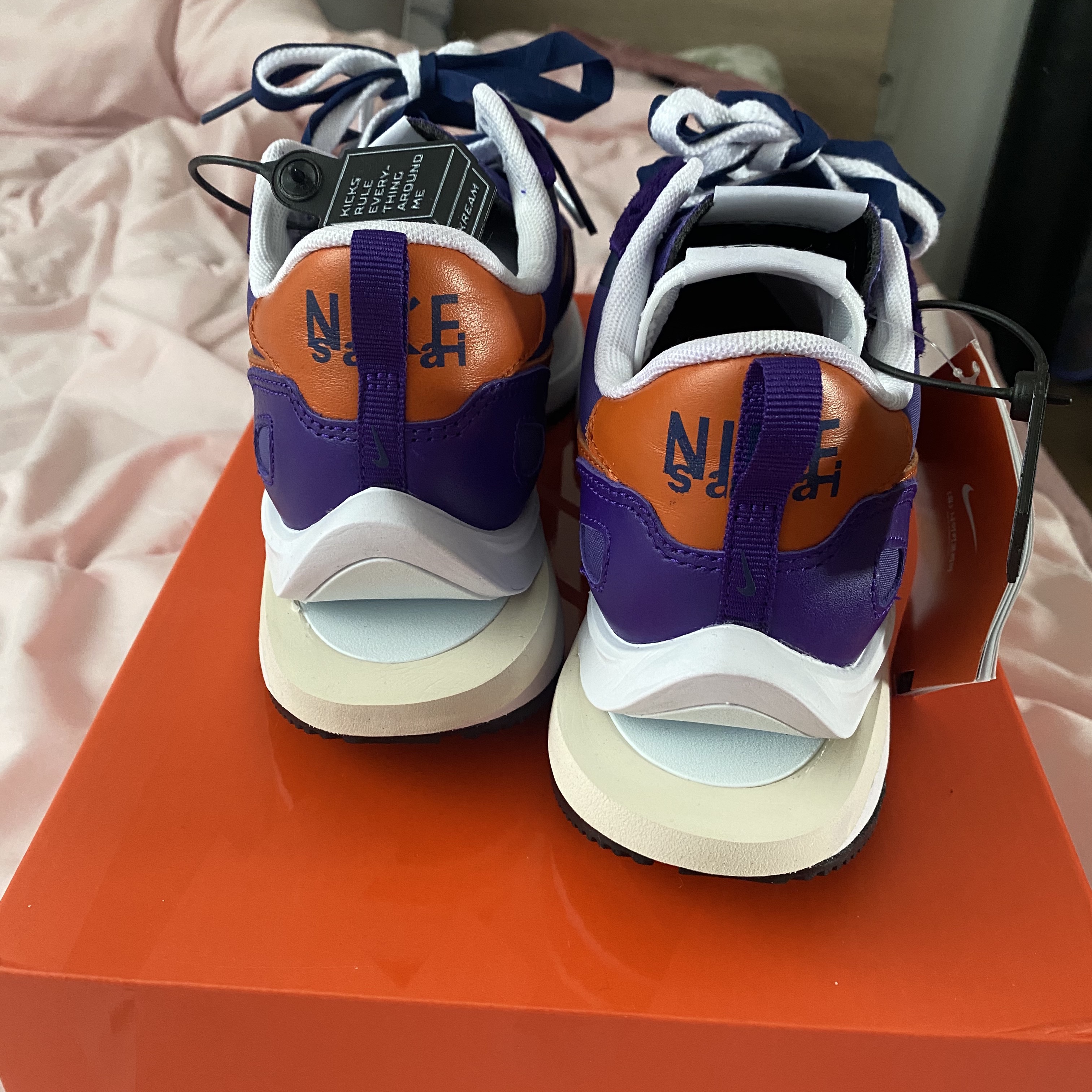 Nike x Sacai VaporWaffle Dark Iris 착용 스타일 - 2