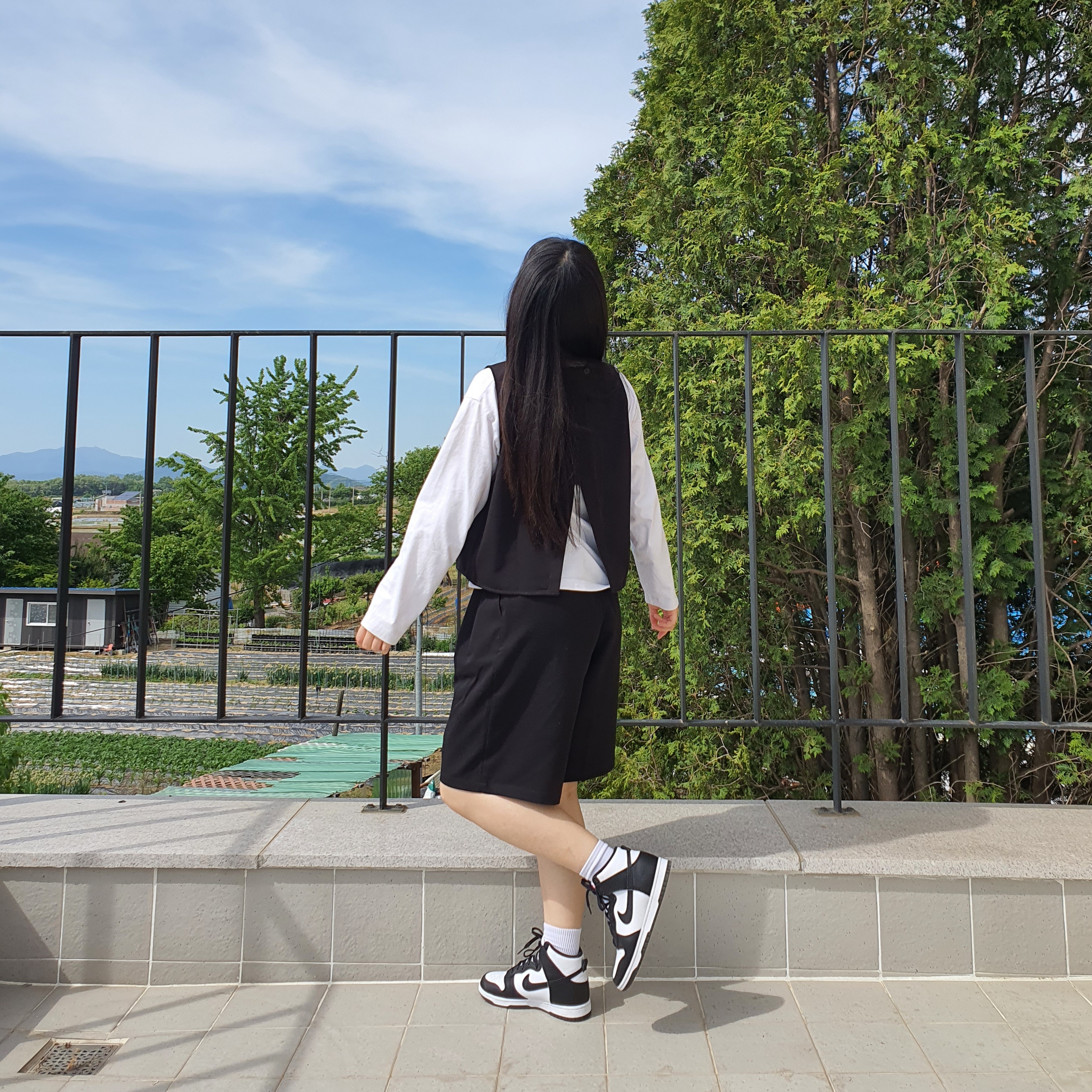 (W) Nike Dunk High Black and White 착용 스타일 - 4