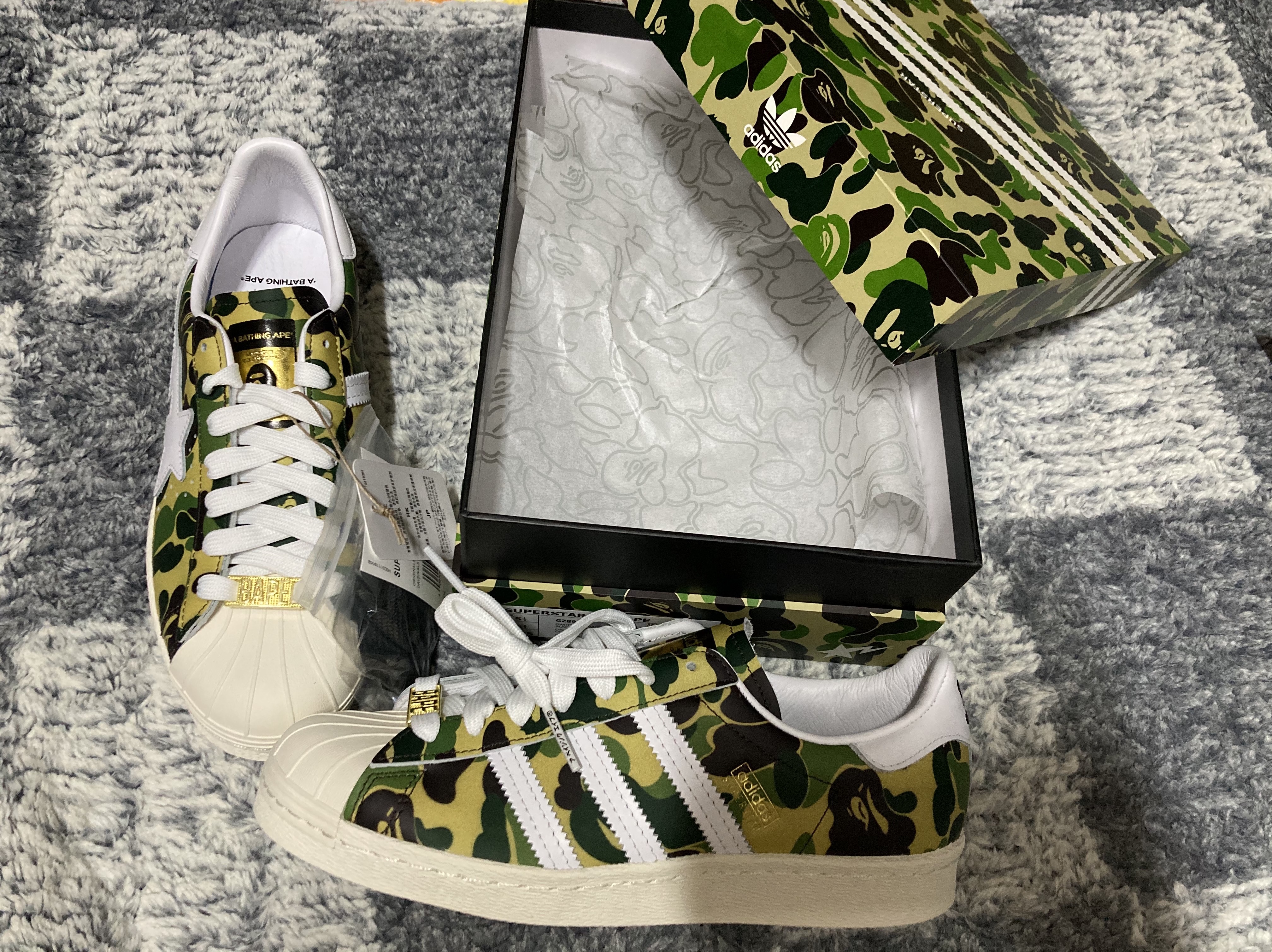 Adidas x BAPE Superstar 80s Green Camo 착용 스타일 - 3