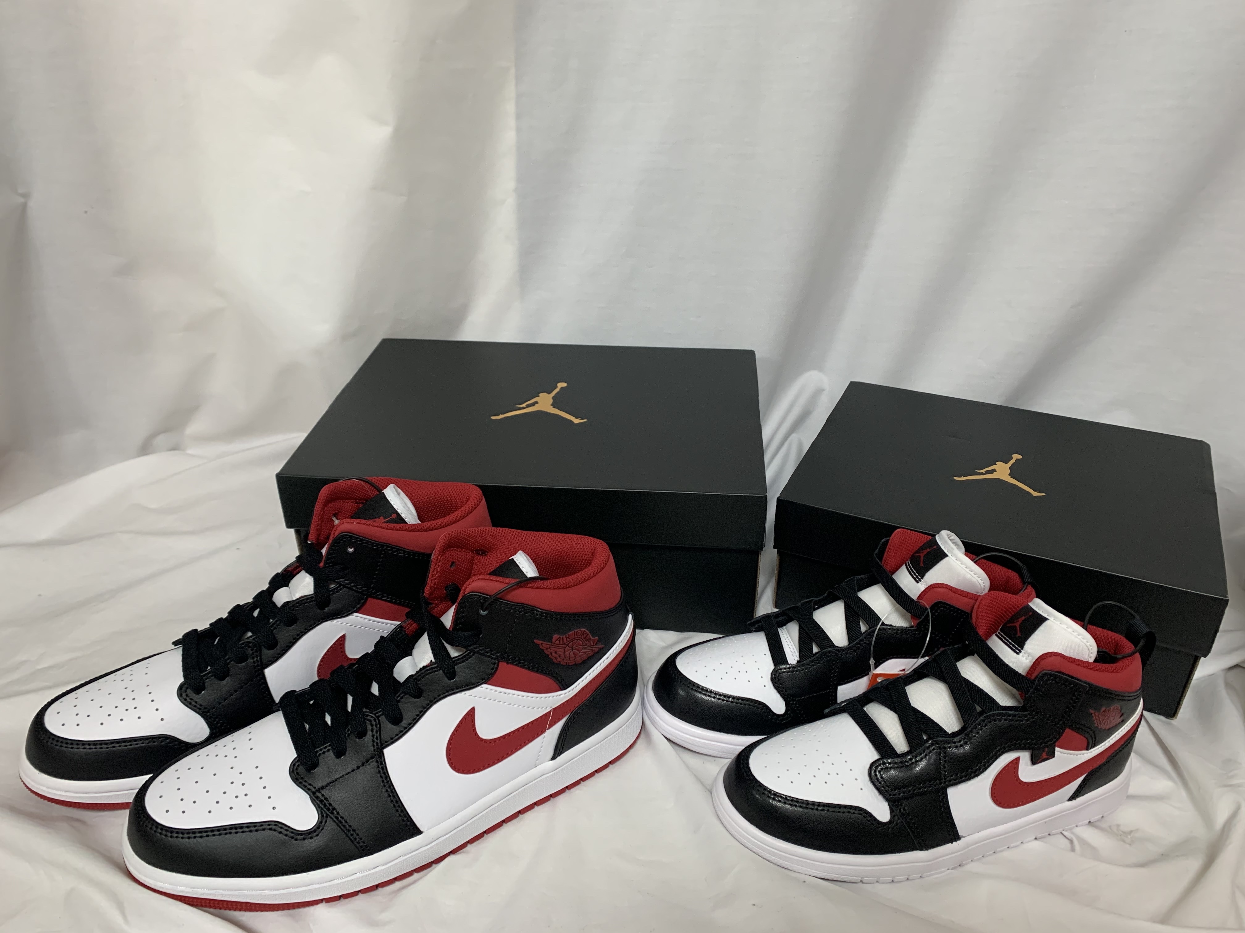 Jordan 1 Mid Gym Red Black White, (GS) Jordan 1 Mid Gym Red Black White 착용 스타일