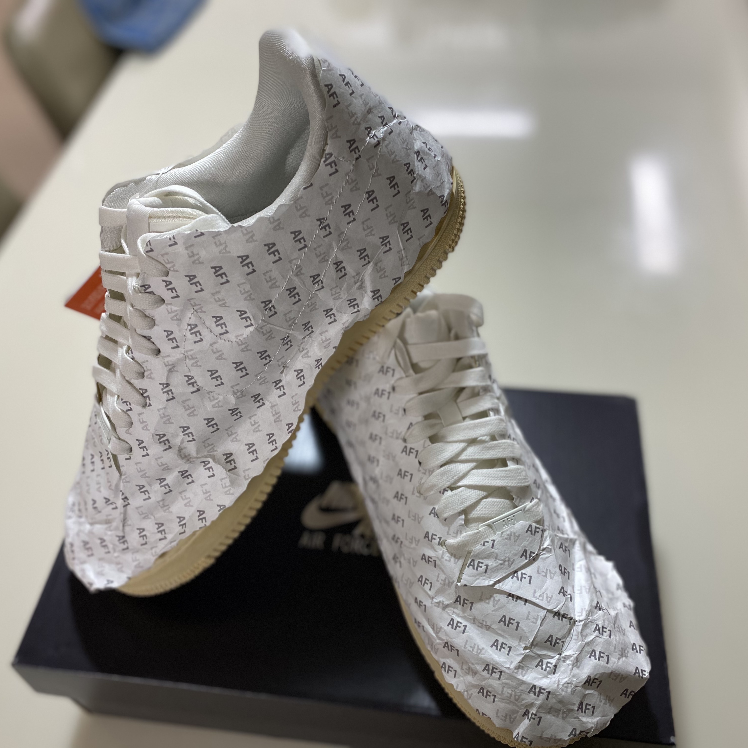 Nike Air Force 1 '07 LV8 Timeless Classic 착용 스타일